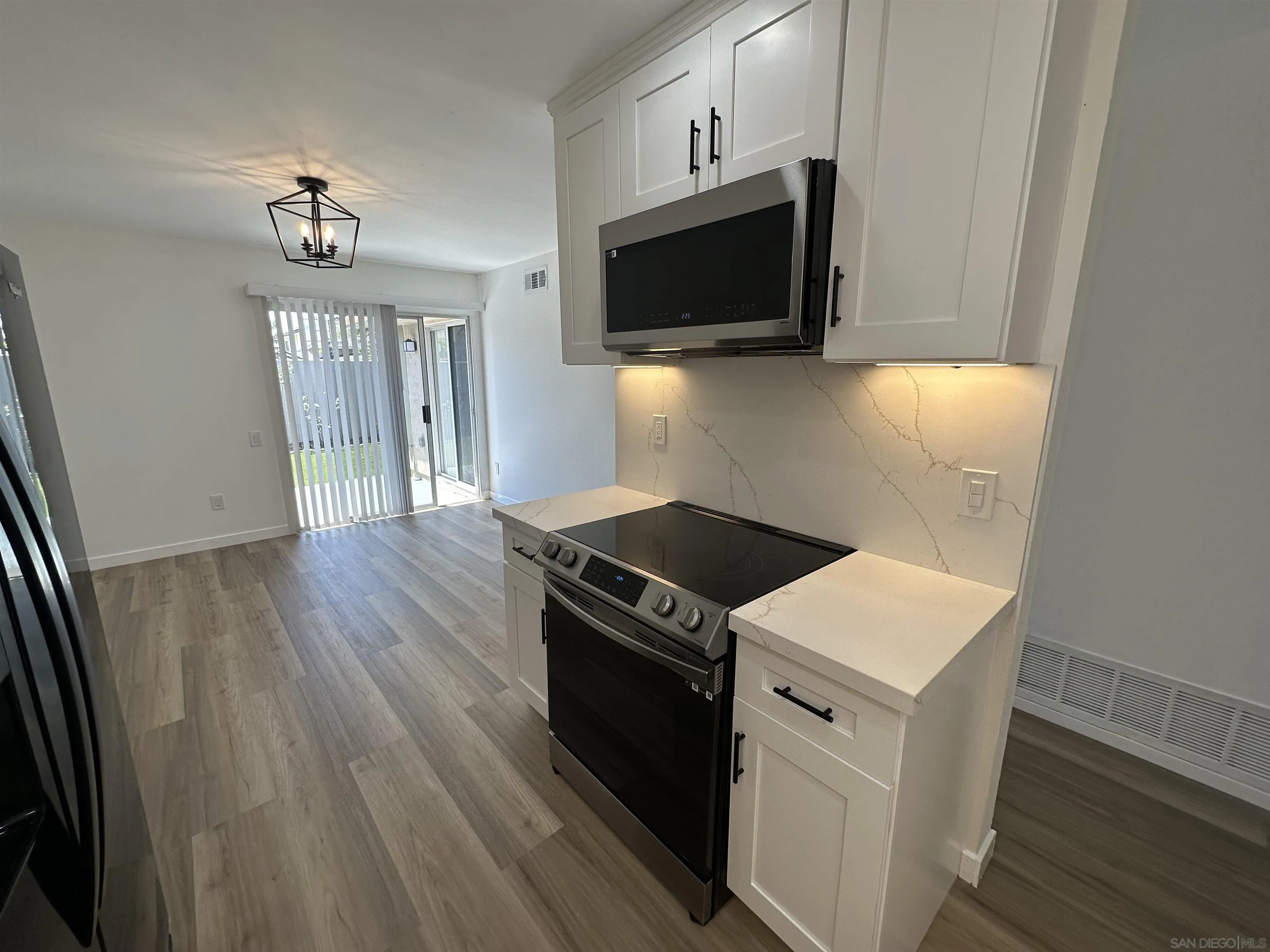 Photo #11: 250036477 Listing: Photo #11