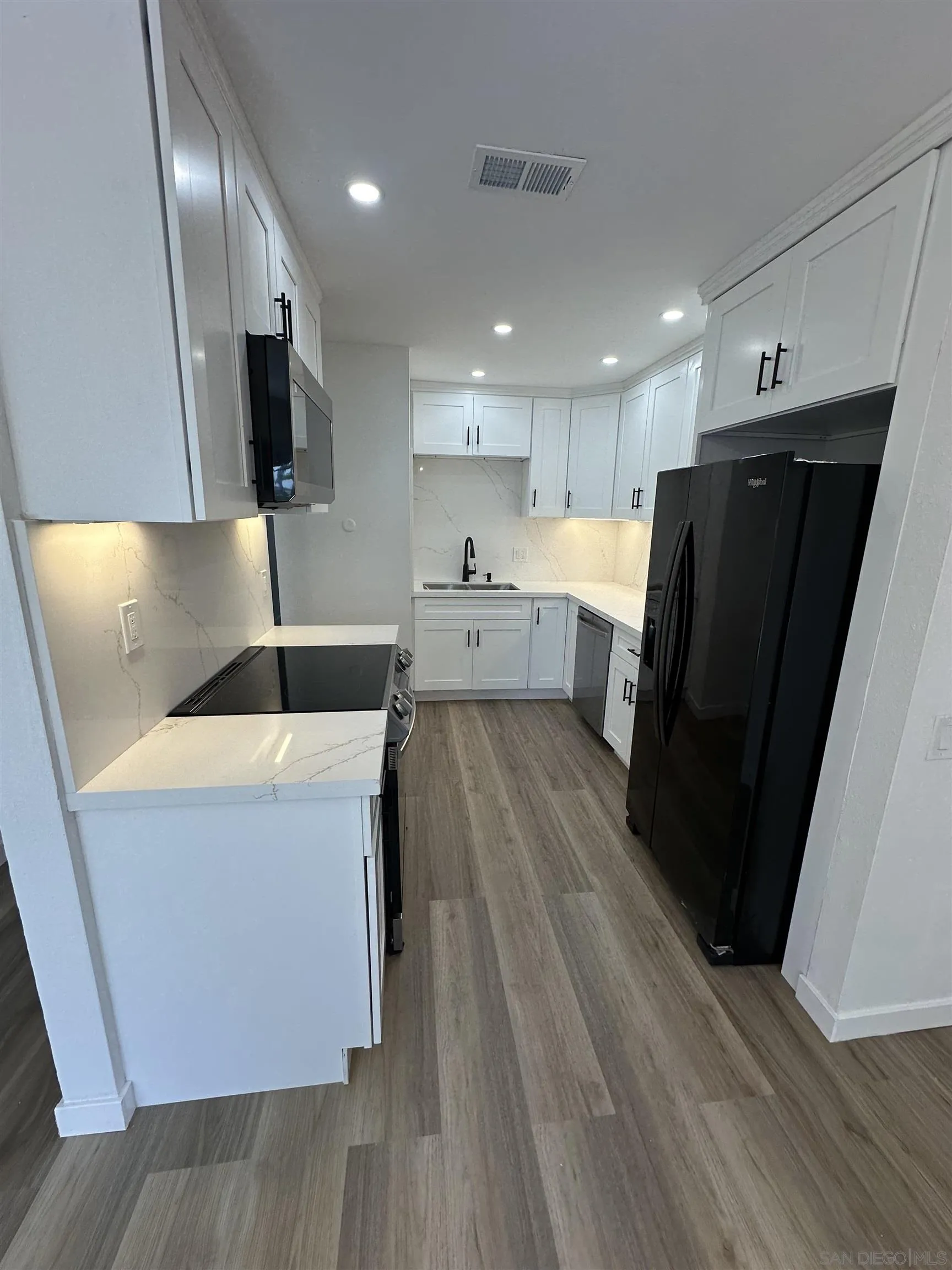 Photo #6: 250036477 Listing 