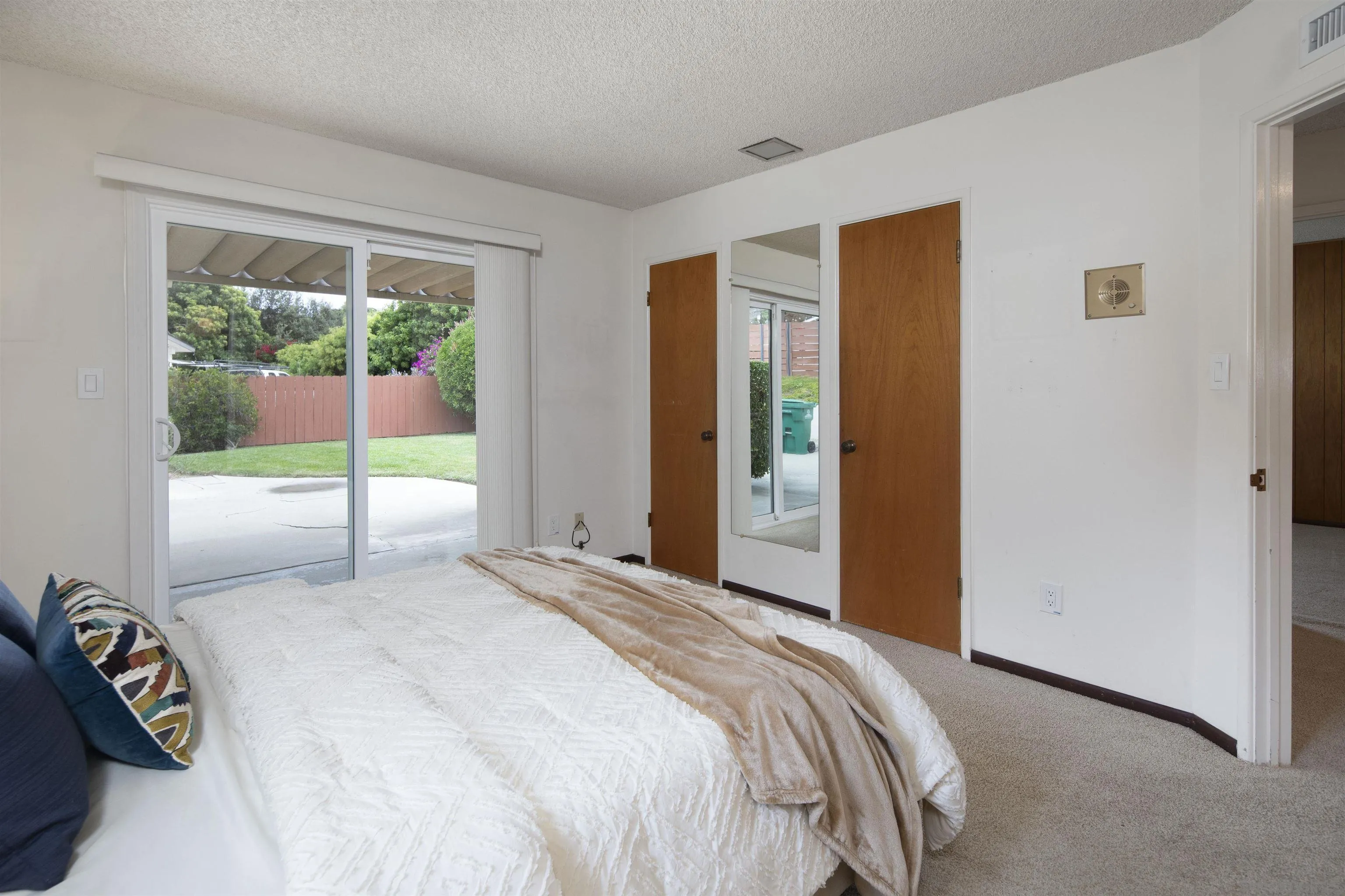 https://cdn.realtyfeed.com/cdn/127/250036478/29fb793d8b3408260db57e0a982df484.webp