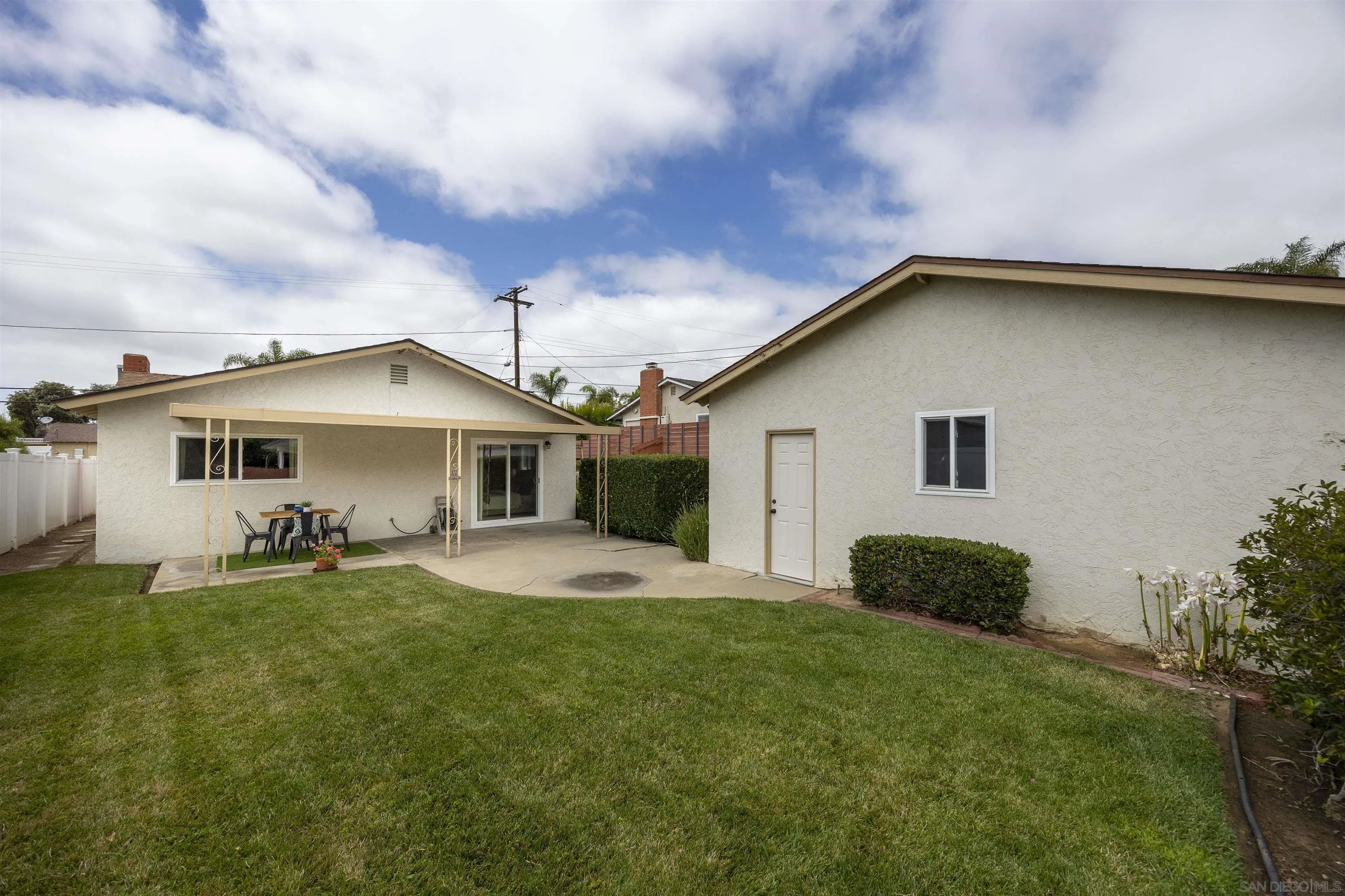 https://cdn.realtyfeed.com/cdn/127/250036478/366c1871ffd4c59f3aa42e5f92a06655.webp