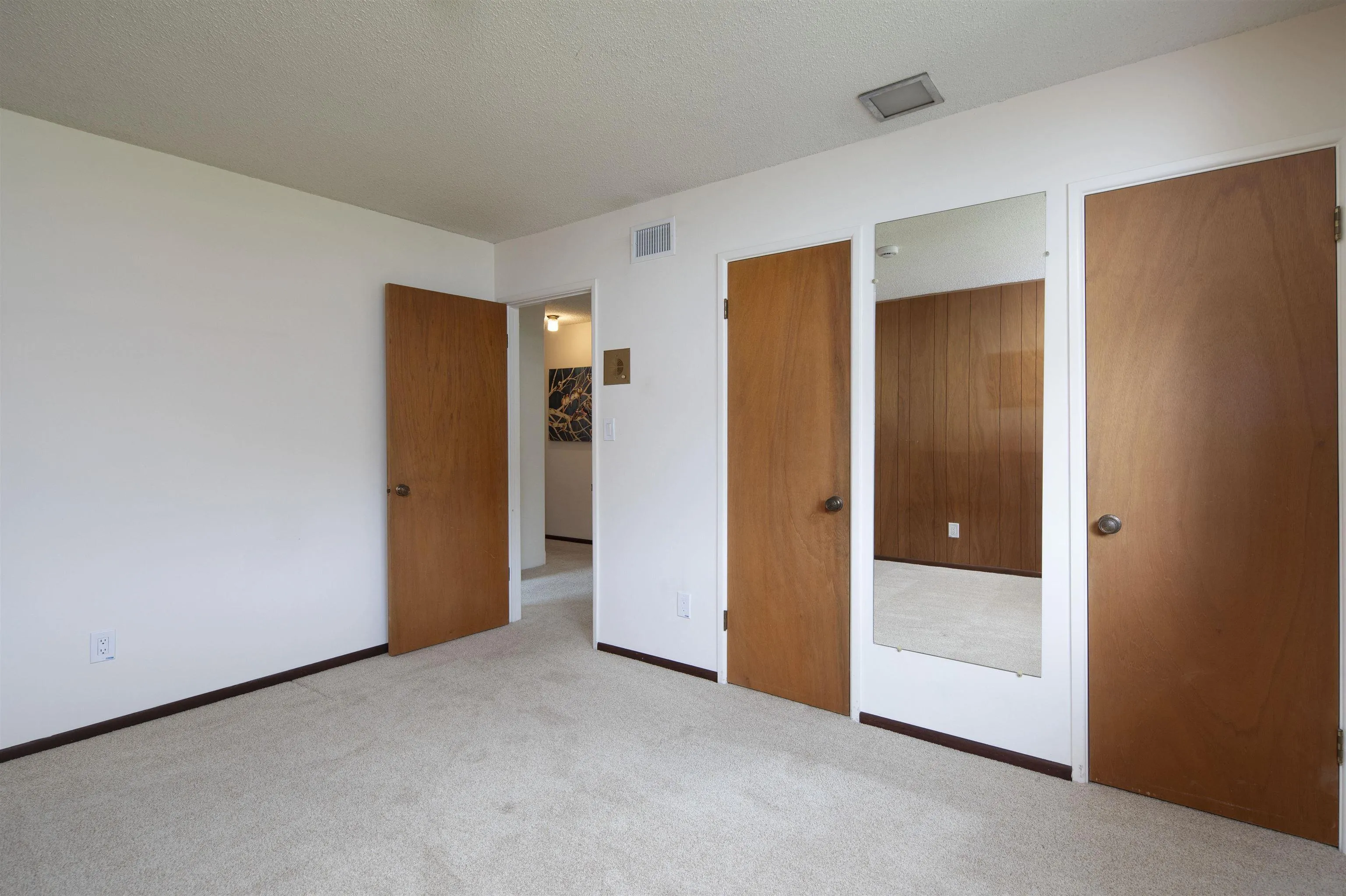 https://cdn.realtyfeed.com/cdn/127/250036478/39f84d7d1d9899c53604447b0d0d795a.webp