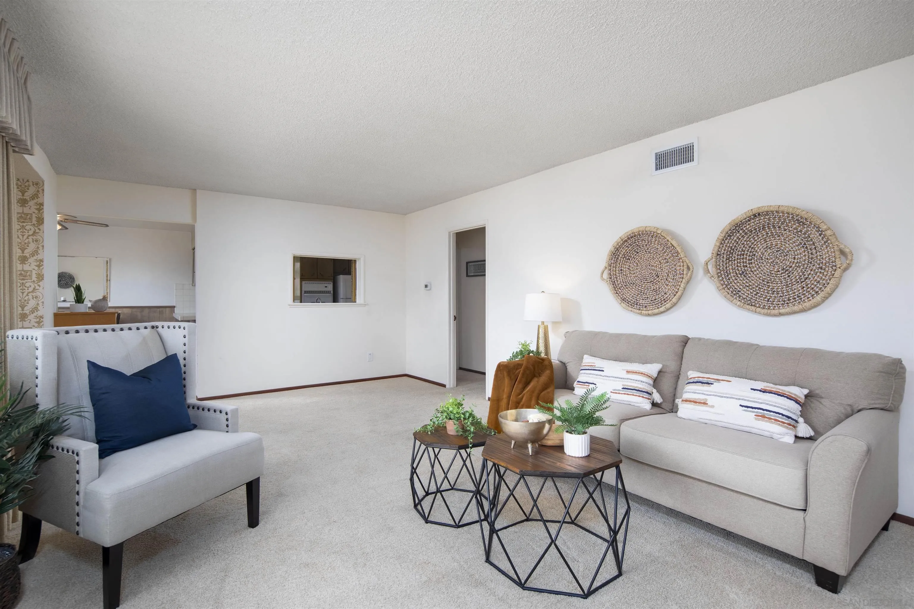 https://cdn.realtyfeed.com/cdn/127/250036478/572879236993615c2eb01dda53eabb15.webp