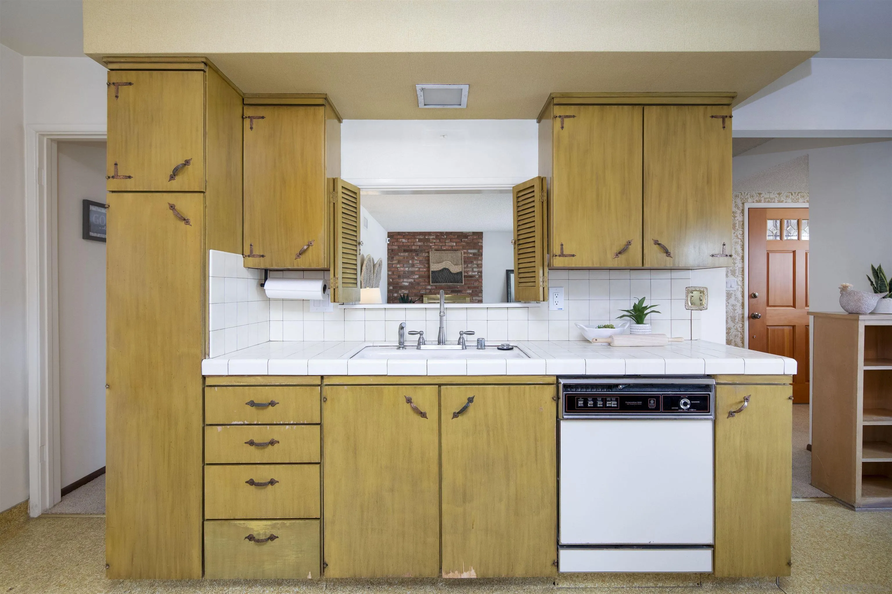 https://cdn.realtyfeed.com/cdn/127/250036478/7388774aa4fa8484c87a76751be7dea0.webp