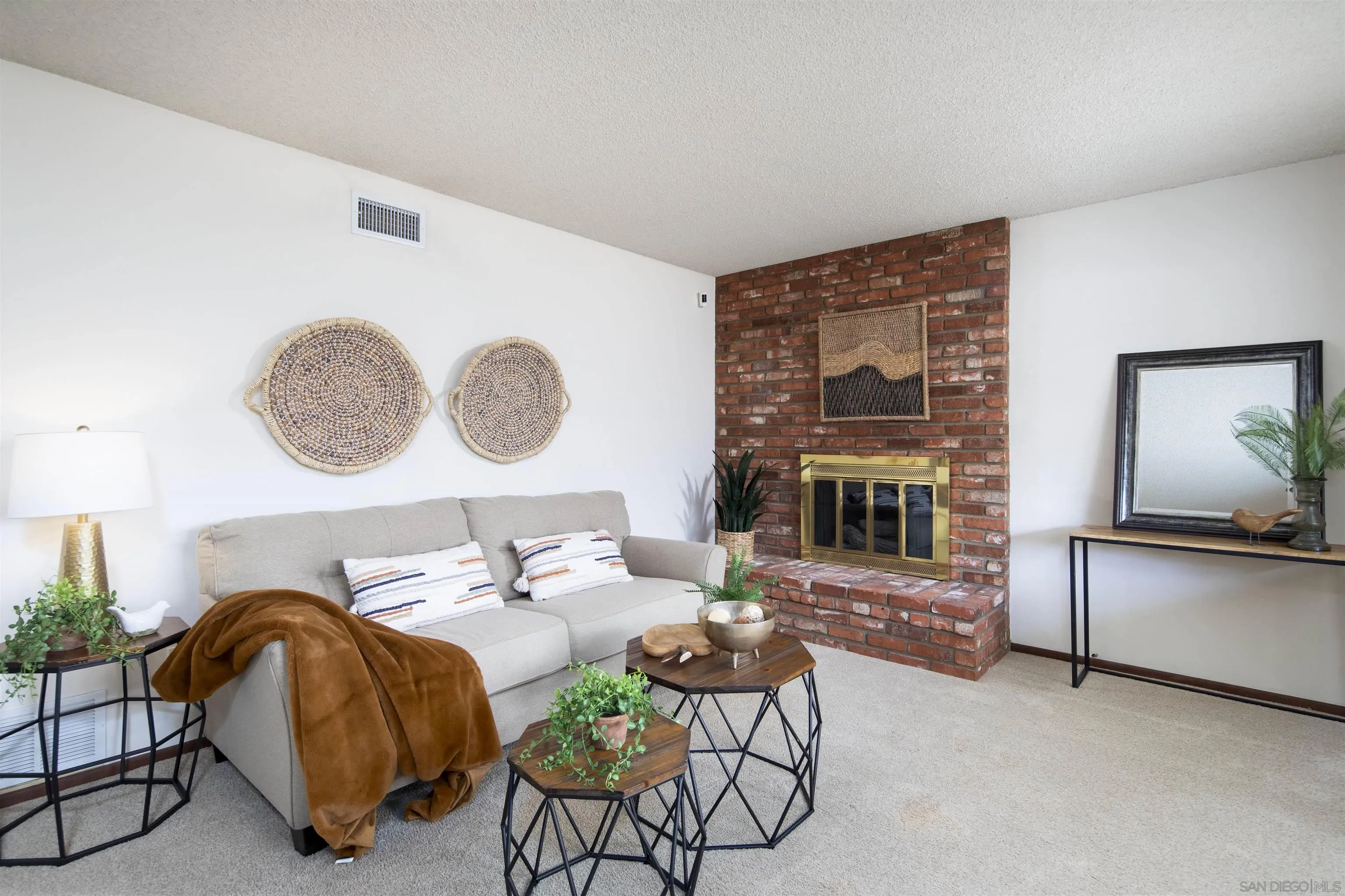 https://cdn.realtyfeed.com/cdn/127/250036478/dcd72cdb3035792714b6b84e8e59dc45.webp