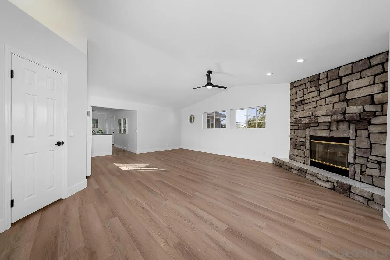 https://cdn.realtyfeed.com/cdn/127/250036481/94bbc0b2928901a9931c631b9d248bcd.webp