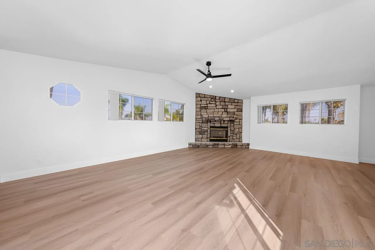 https://cdn.realtyfeed.com/cdn/127/250036481/f66973a5ef8f96e771438c1048a9619f.webp