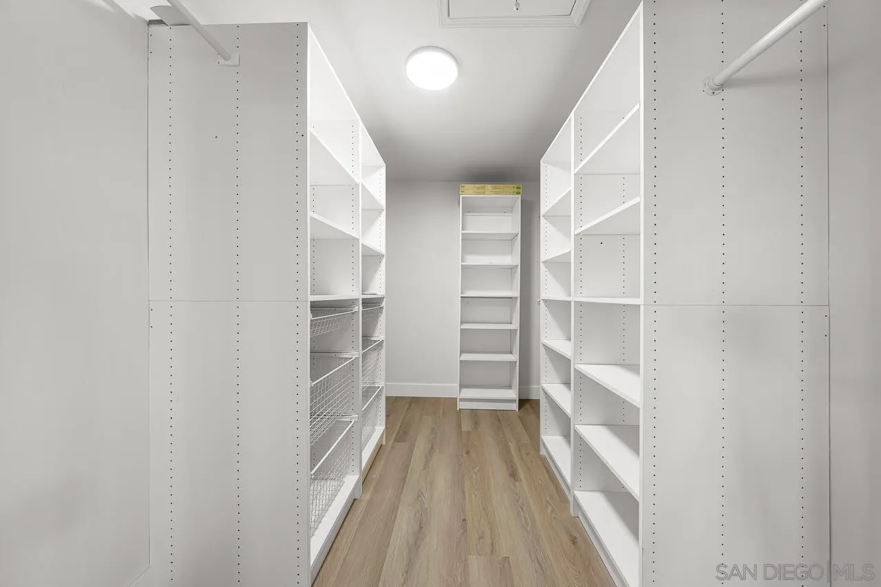 https://cdn.realtyfeed.com/cdn/127/250036481/fb53d7a30dd5271d5306ebc029649a5e.webp