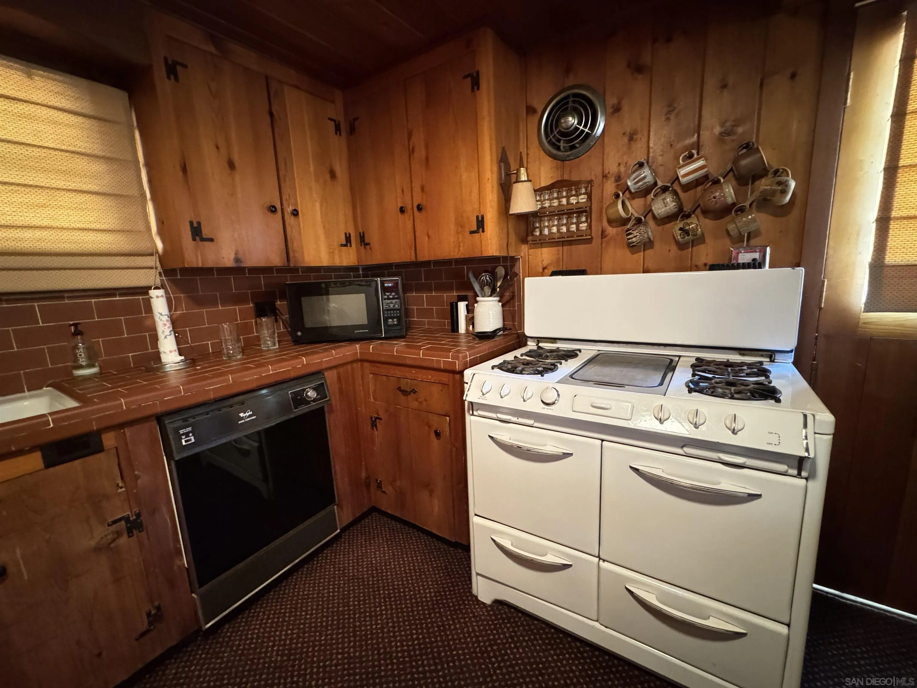 https://cdn.realtyfeed.com/cdn/127/250036482/3a7e2924ed6e6cee4251542ae5bb9b81.webp