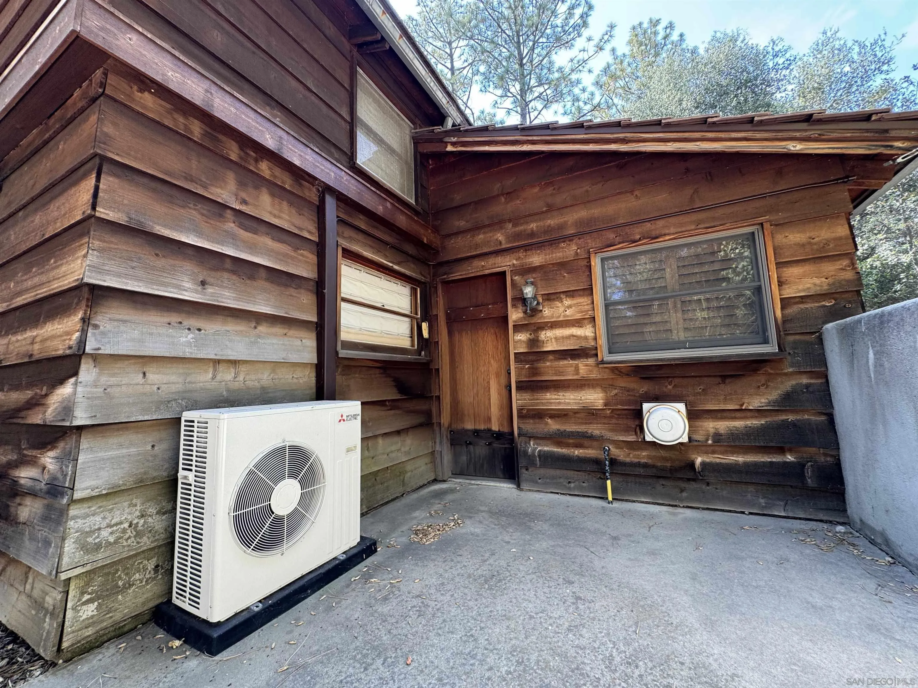 https://cdn.realtyfeed.com/cdn/127/250036482/89e82973933653230eebf609500d2222.webp