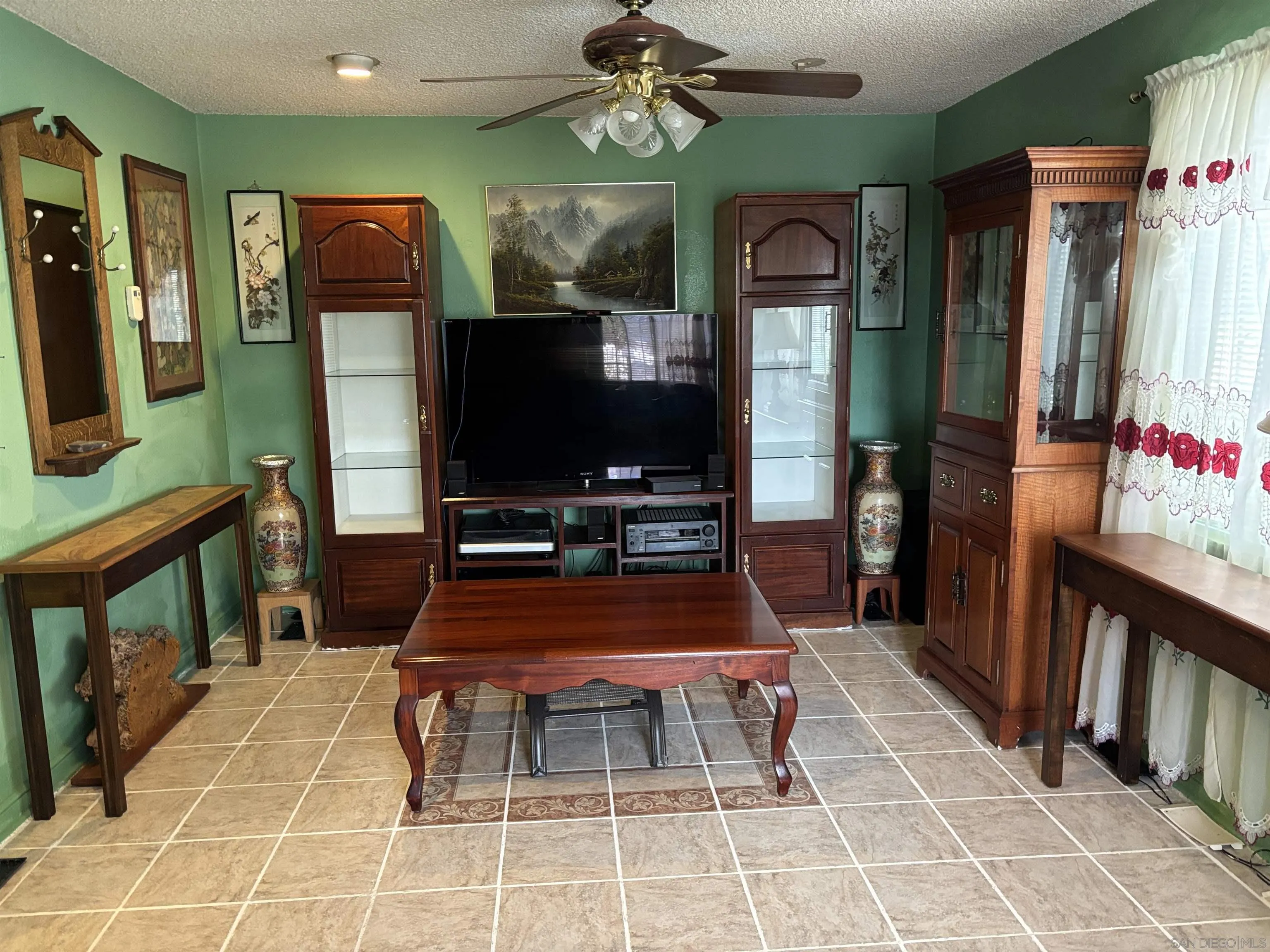 https://cdn.realtyfeed.com/cdn/127/250036485/530dba2299951537053acc1c388c8d10.webp