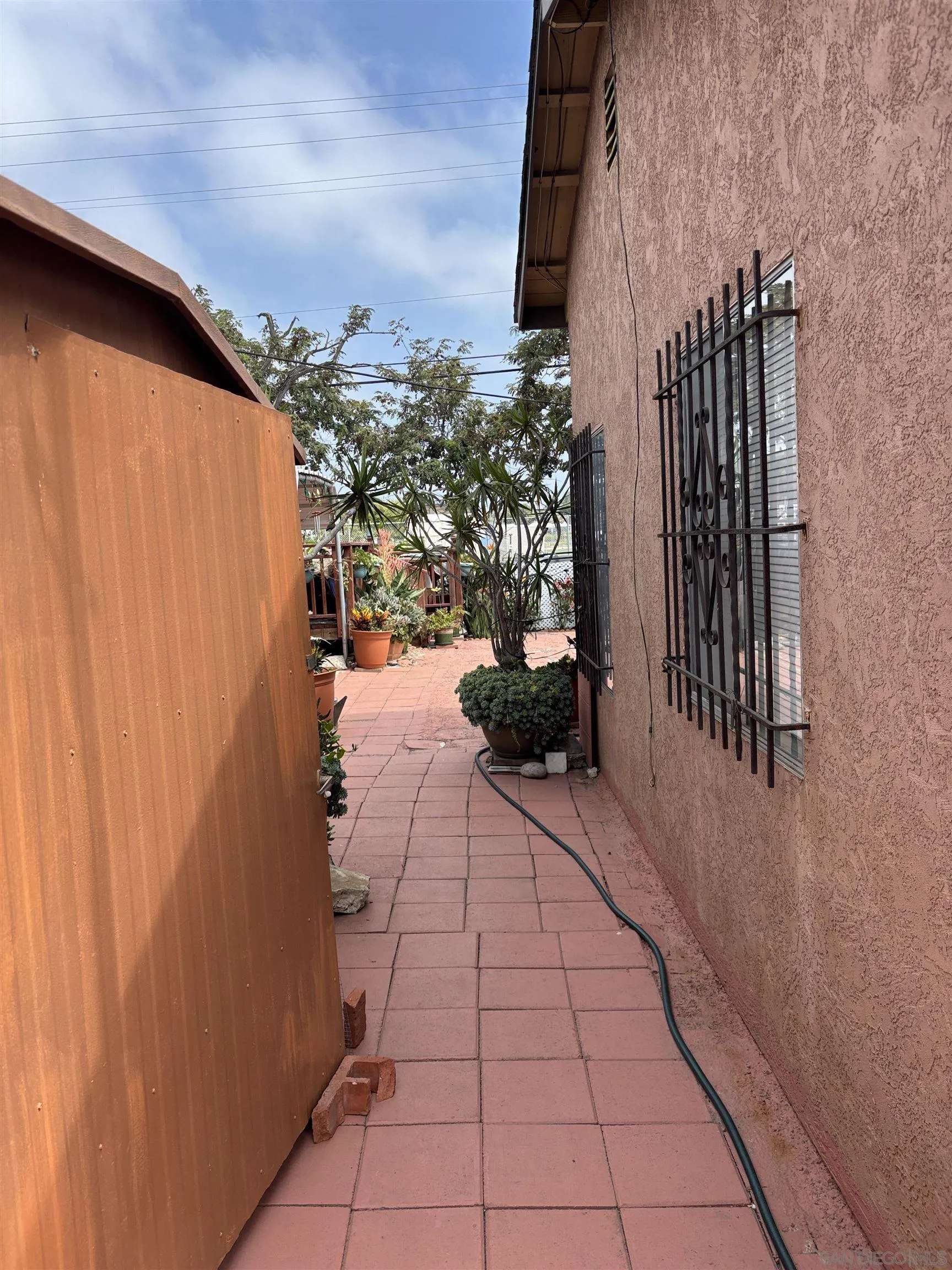 https://cdn.realtyfeed.com/cdn/127/250036485/bd0886f4fc6cdbd8fb2f5083a5420718.webp