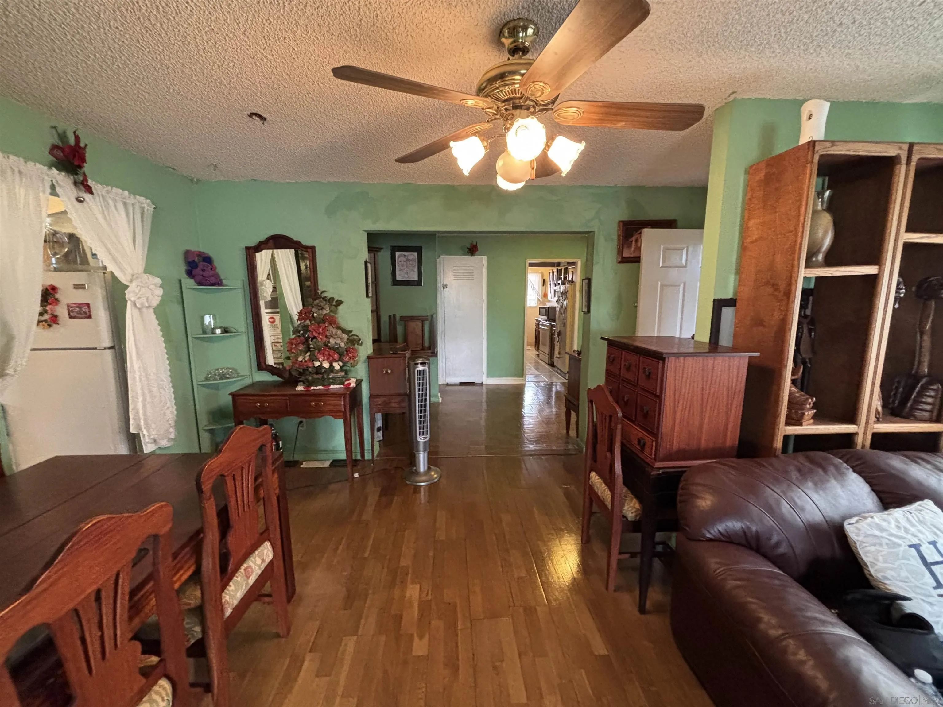 https://cdn.realtyfeed.com/cdn/127/250036485/ceca26c858f065f1e9888c0167a0f231.webp