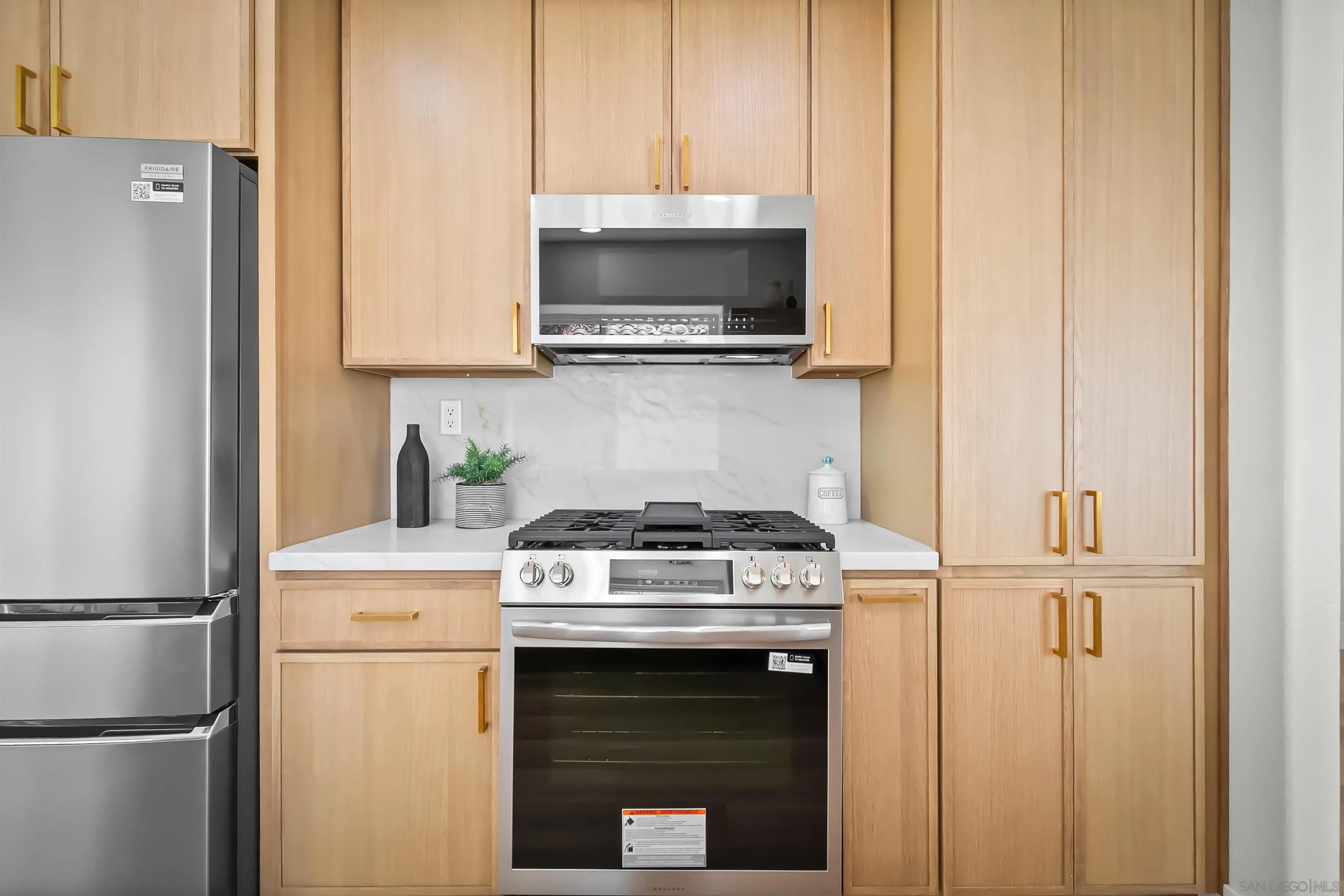 https://cdn.realtyfeed.com/cdn/127/250036487/05e528470e81ee478830184ac015b6cc.webp