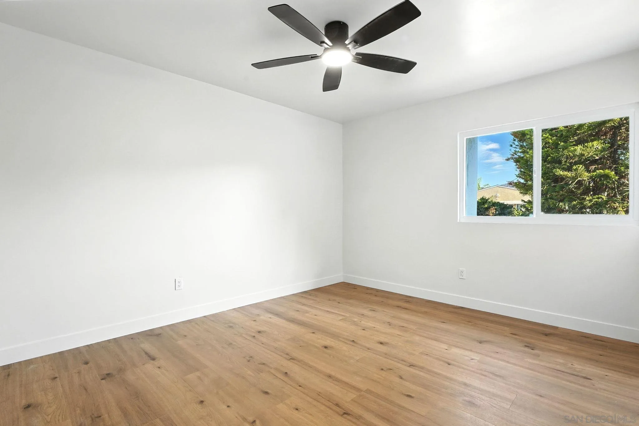 https://cdn.realtyfeed.com/cdn/127/250036503/0441c090476c7803d4b91dd90aa8a5d4.webp