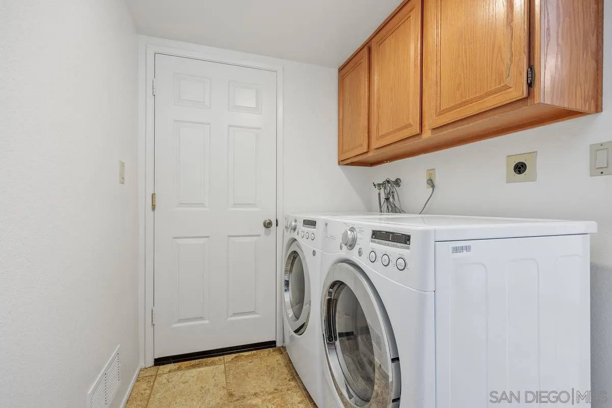 https://cdn.realtyfeed.com/cdn/127/250036504/34e32a922bd4ca2e288eaa8ab590866d.webp