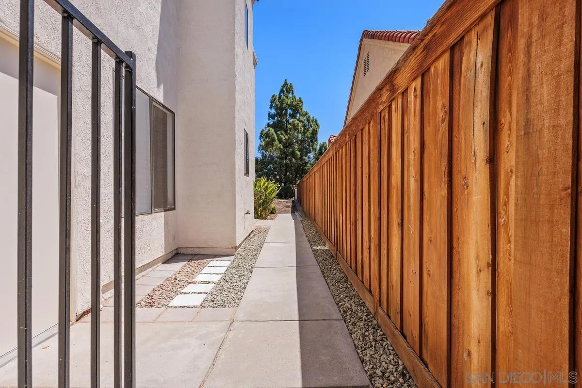 https://cdn.realtyfeed.com/cdn/127/250036504/83a06c1bb3ff4bc5aff2757763340d5c.webp