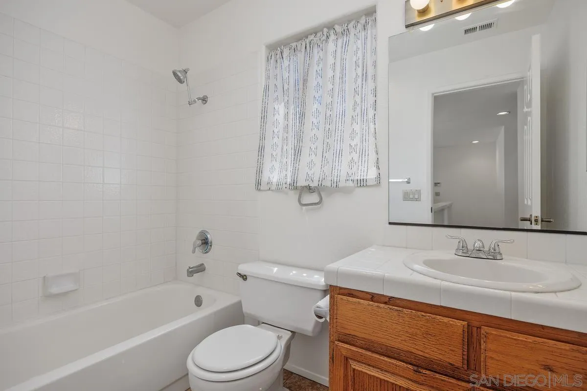 https://cdn.realtyfeed.com/cdn/127/250036504/a15b6ef9db4c0a48da37f870451ddf17.webp