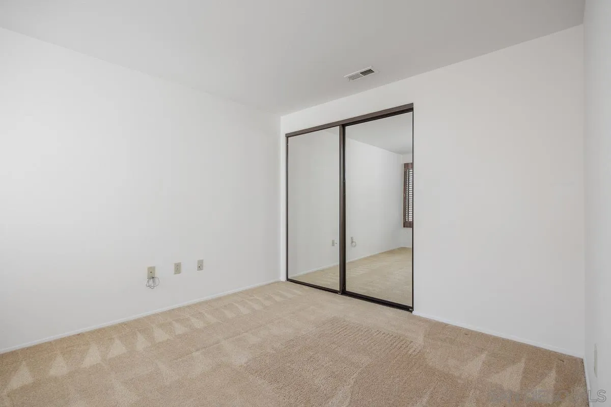 https://cdn.realtyfeed.com/cdn/127/250036504/cfe52a6536793073fa17b90f256ca63e.webp