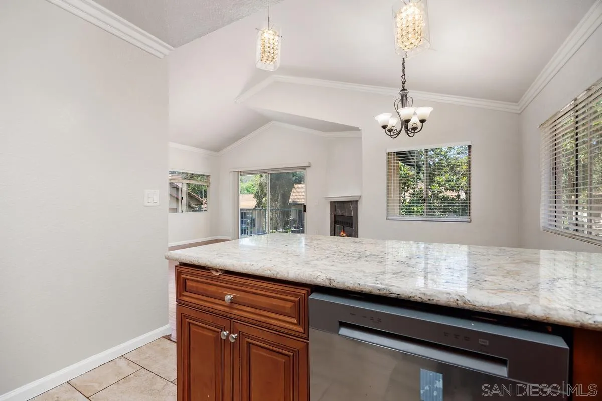 https://cdn.realtyfeed.com/cdn/127/250036506/75869954ceccfa7d9c20d3c433ab7460.webp