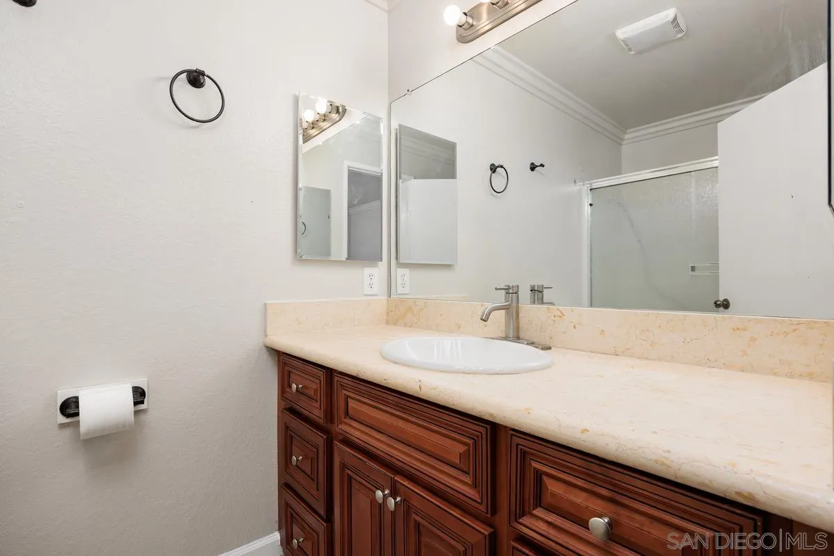 https://cdn.realtyfeed.com/cdn/127/250036506/94b0081f2ea05494aa9ca2e9a1b33603.webp