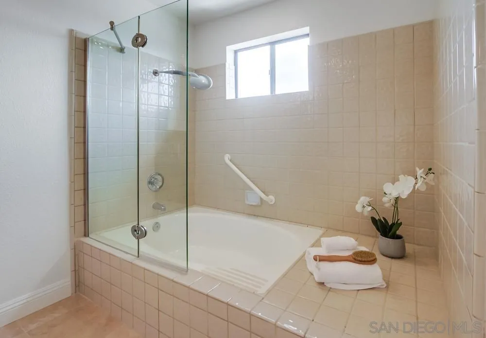 https://cdn.realtyfeed.com/cdn/127/250036507/84f3f9ce9345957b846b2f8aea074bc5.webp
