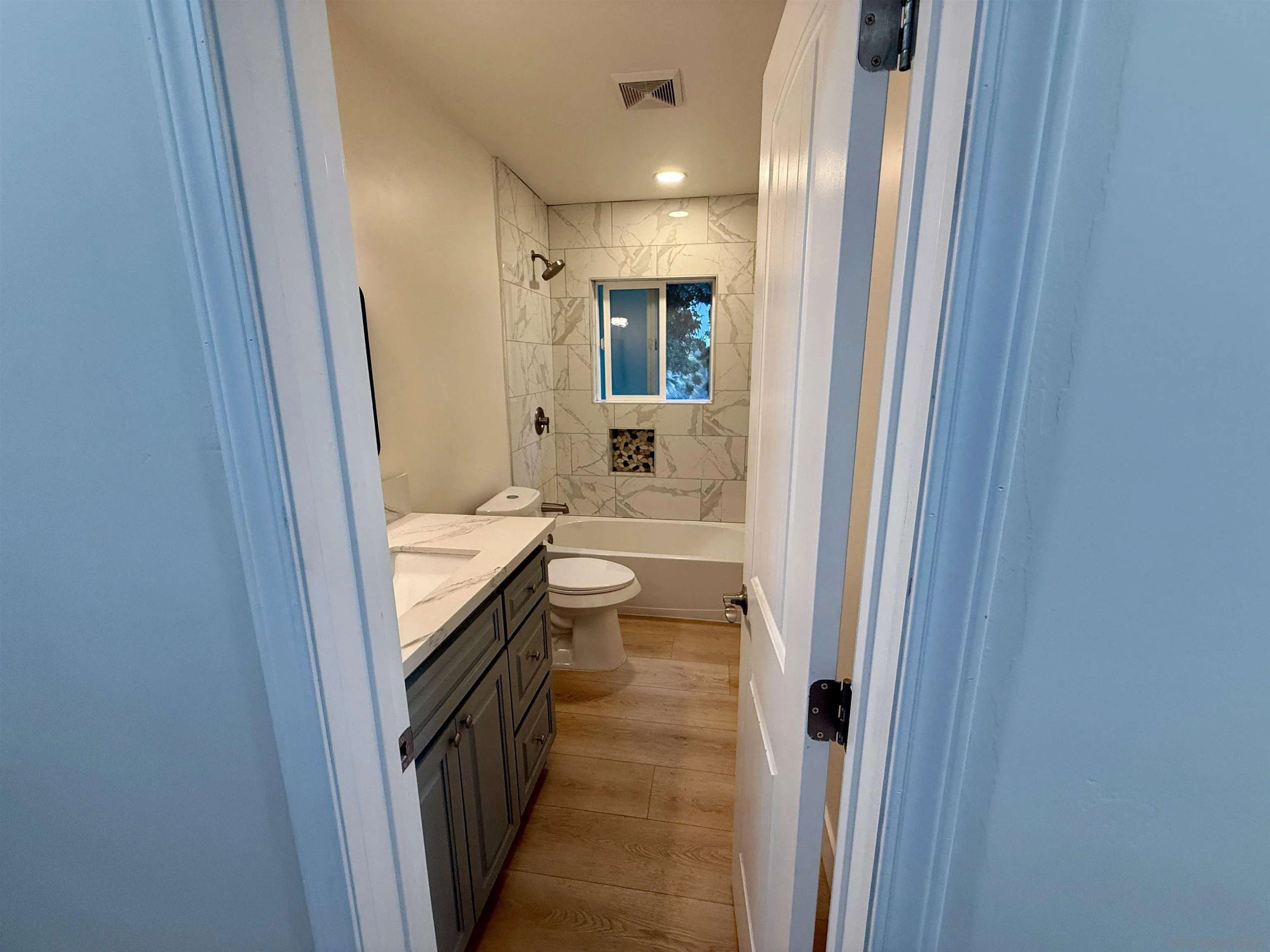 https://cdn.realtyfeed.com/cdn/127/250036508/37769963a2451036e33258c1da6abf28.webp