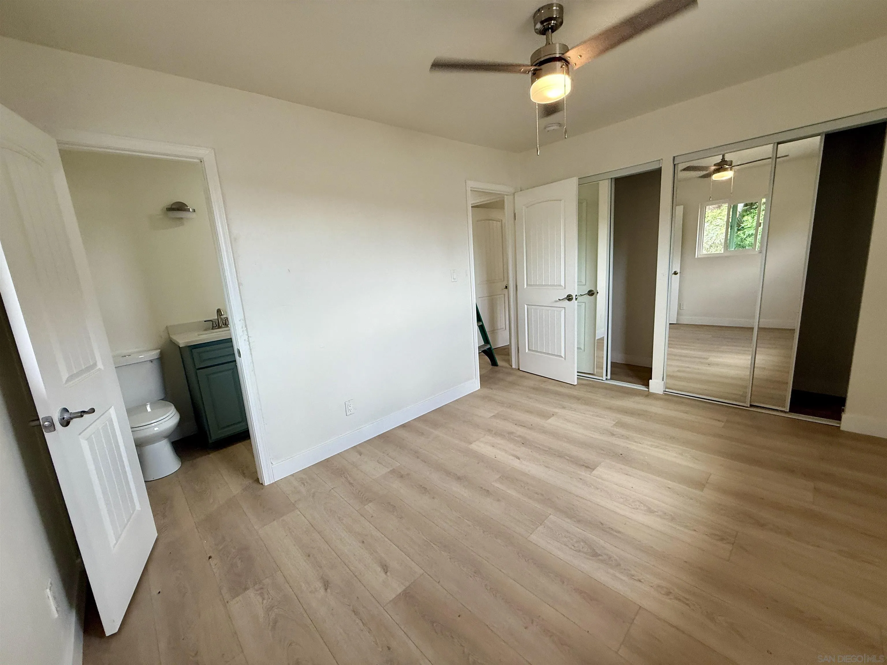 https://cdn.realtyfeed.com/cdn/127/250036508/7068de68b6f63b75306a8e791e6cffd1.webp