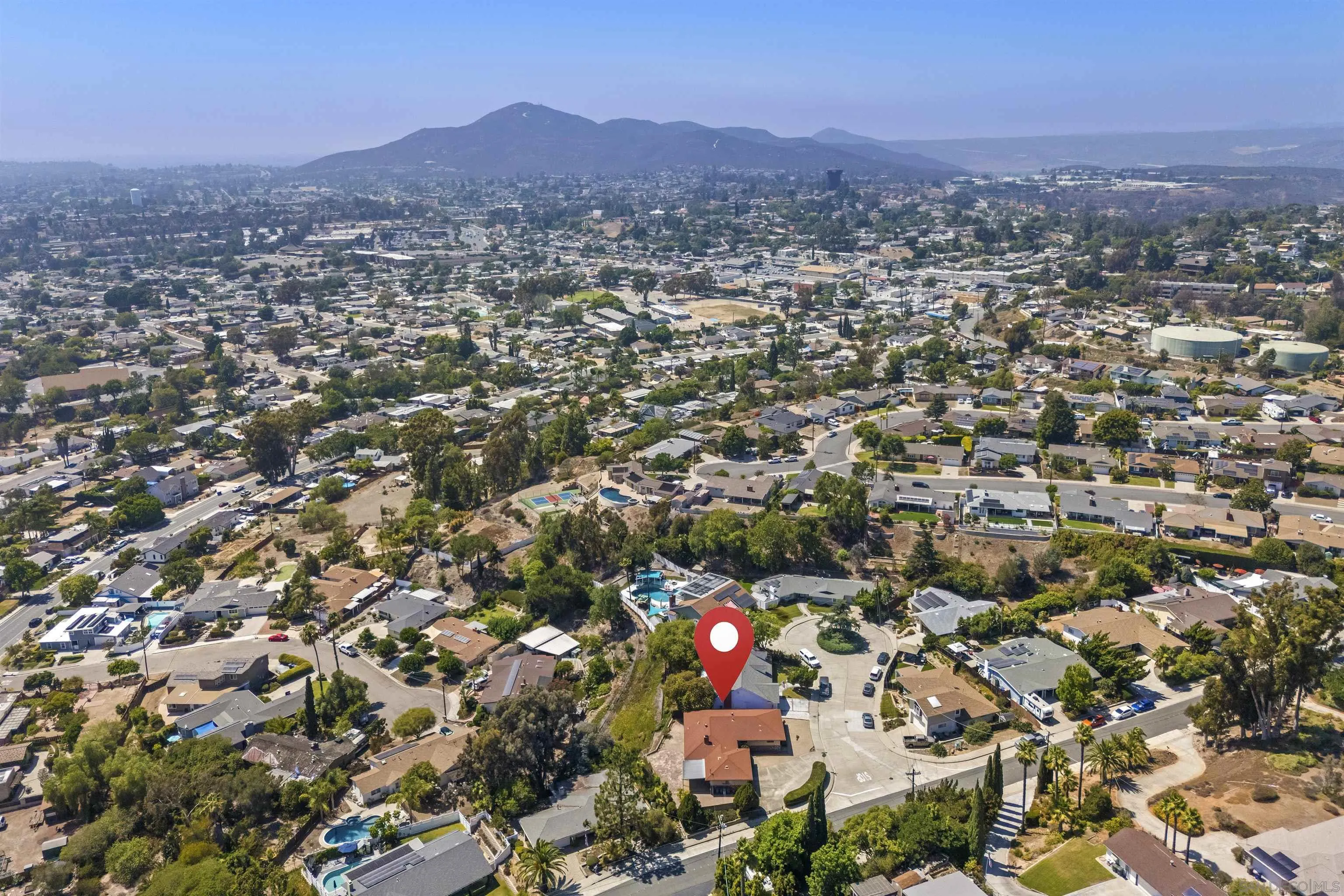 https://cdn.realtyfeed.com/cdn/127/250036510/232cb203c65e03d693cb5cf5fd2f9053.webp