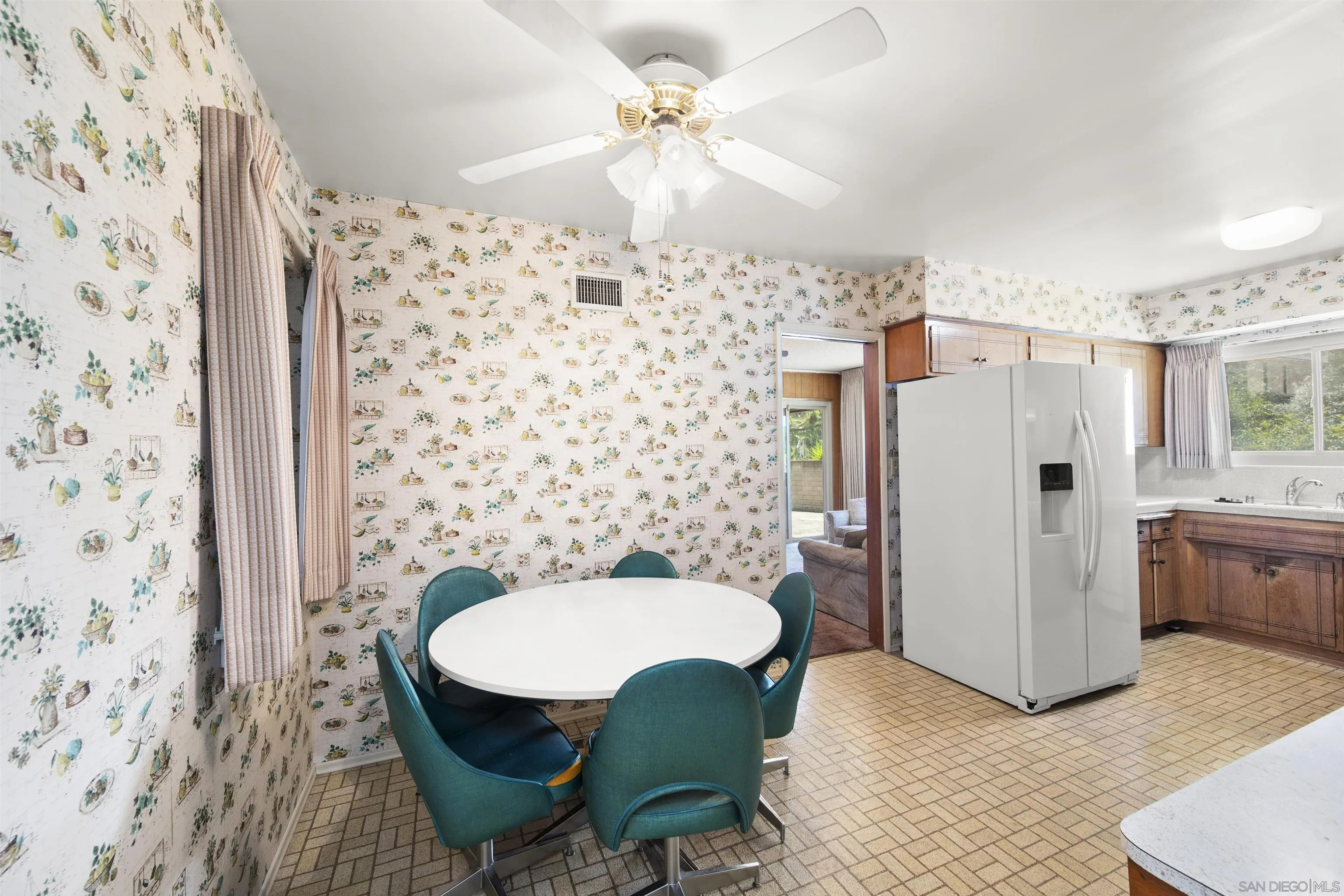 https://cdn.realtyfeed.com/cdn/127/250036510/3a2d68e236ceaca05b8eb8e8f4340306.webp