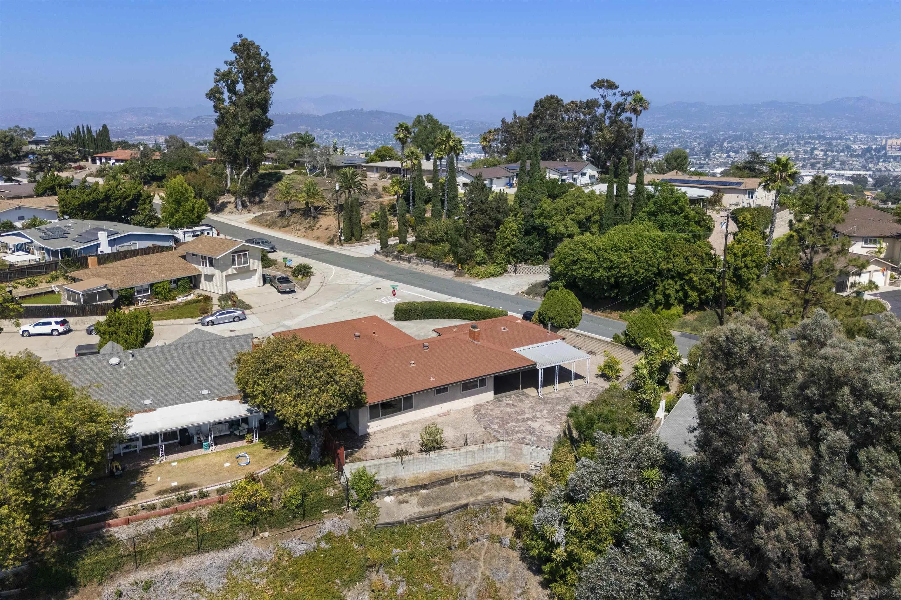 https://cdn.realtyfeed.com/cdn/127/250036510/7f9bdfb0d586028645987e8734f8088b.webp