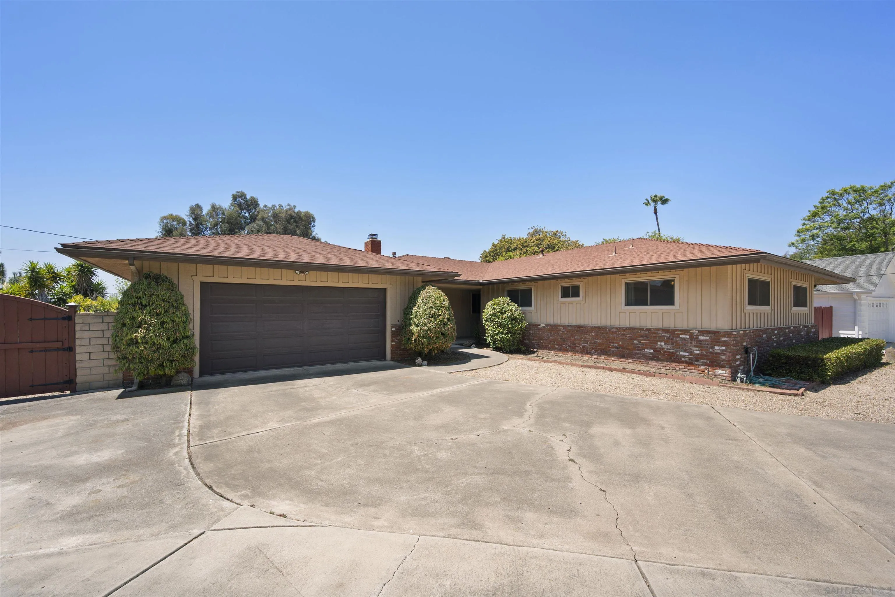 https://cdn.realtyfeed.com/cdn/127/250036510/82d81a9395eaf18042474984f7018a56.webp