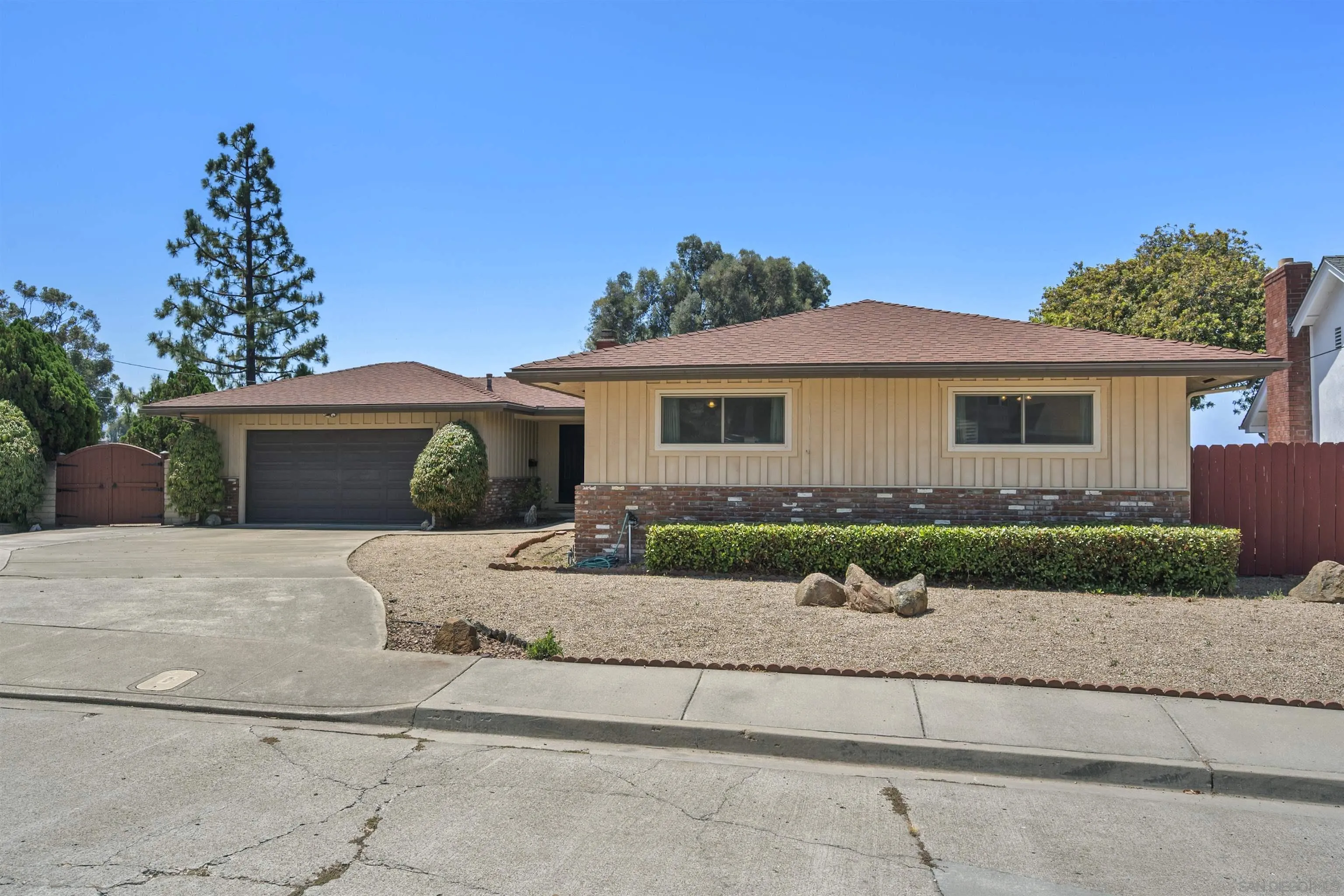 https://cdn.realtyfeed.com/cdn/127/250036510/8edf62eeecb3a8860c58d831afd76b35.webp