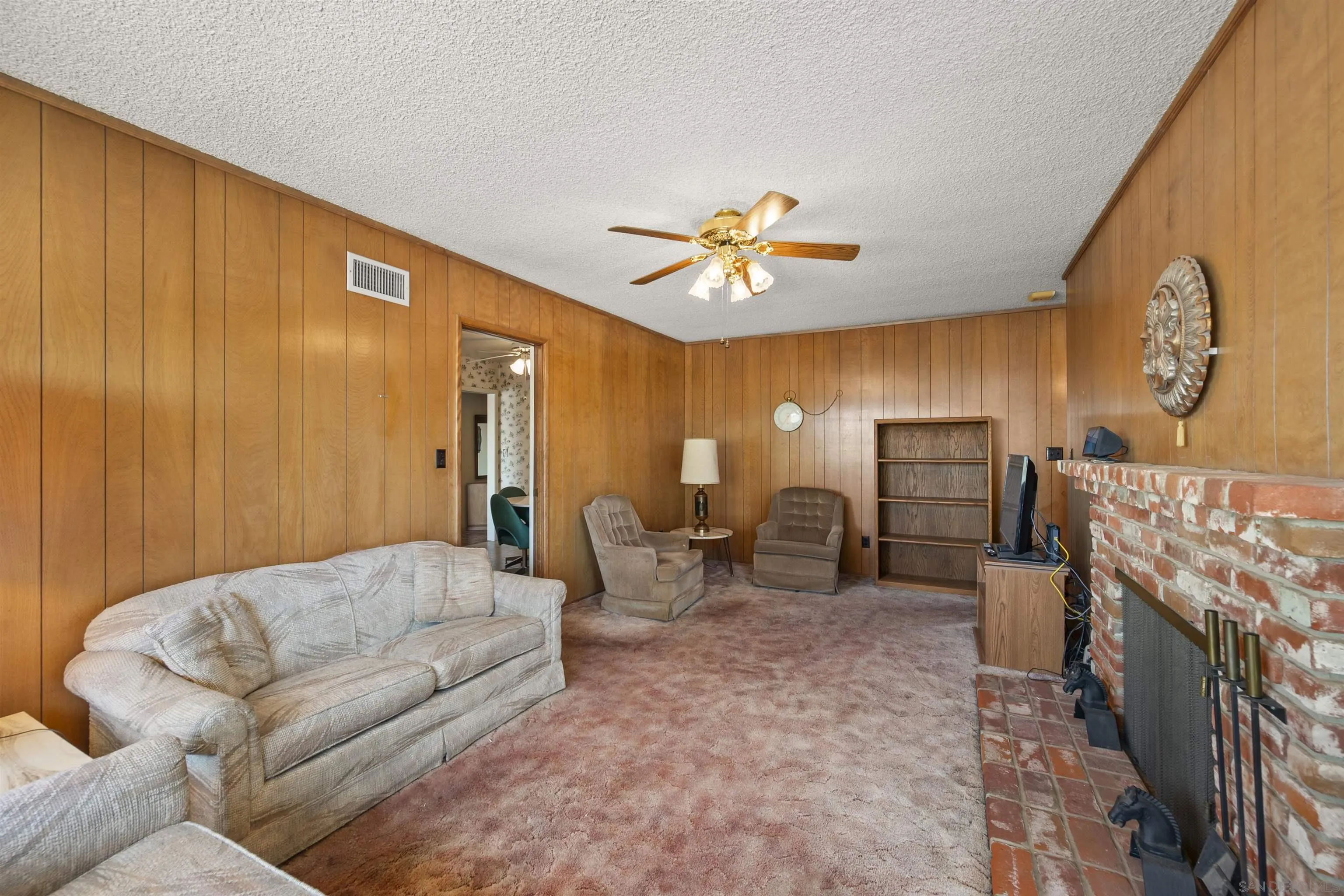 https://cdn.realtyfeed.com/cdn/127/250036510/f662e6e27dc5ff33536461280908add7.webp