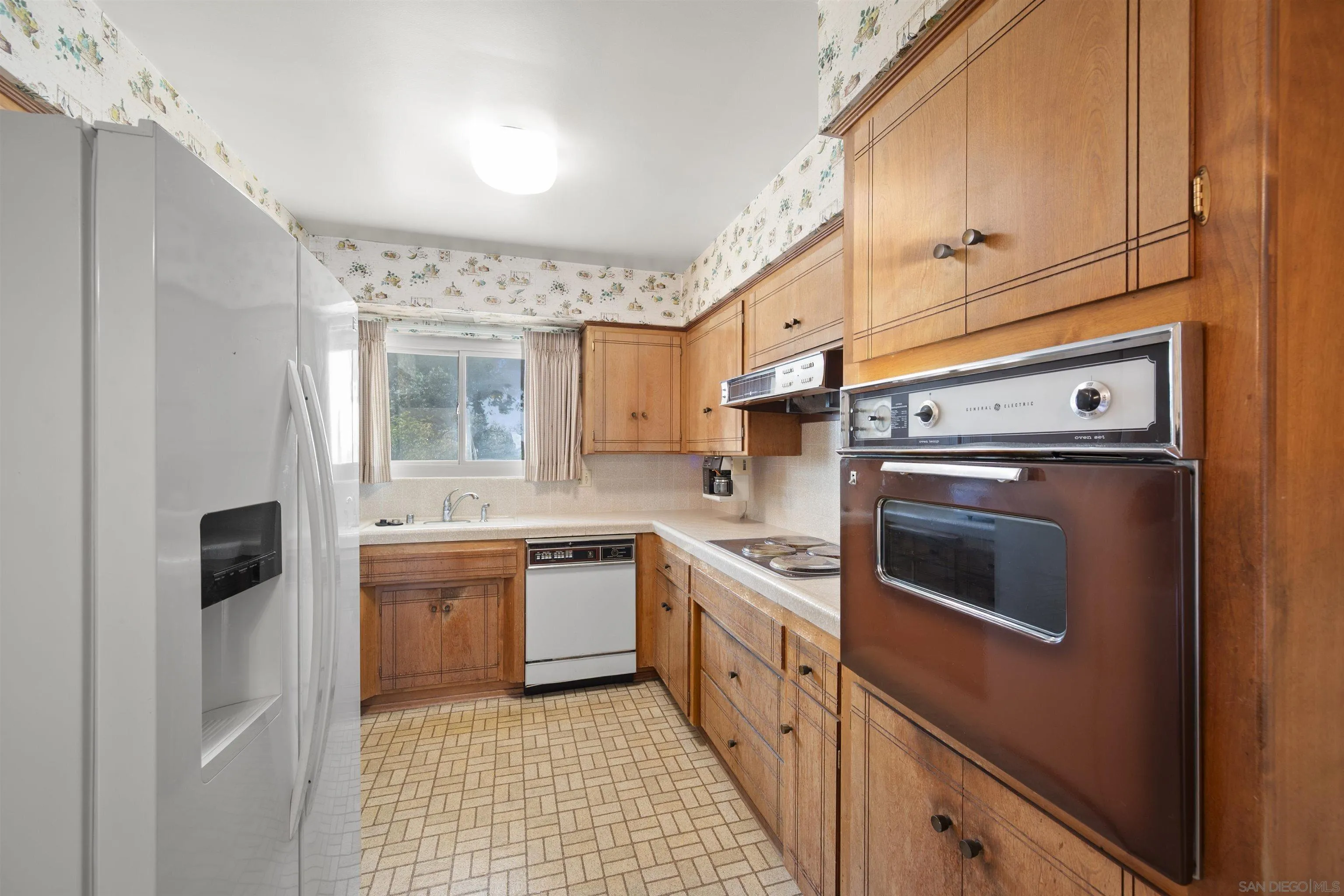 https://cdn.realtyfeed.com/cdn/127/250036510/fcbc1211e679252d1f18c4d771bedb47.webp