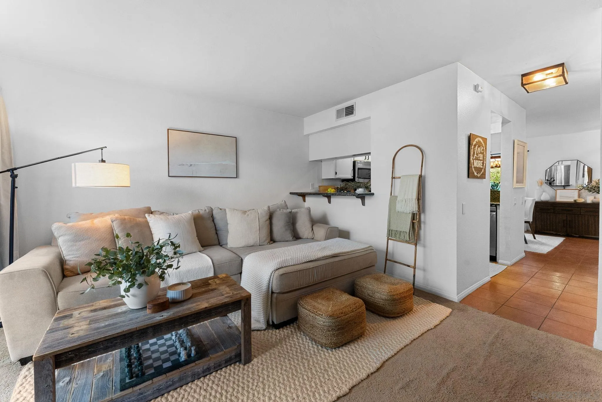 https://cdn.realtyfeed.com/cdn/127/250036511/0f631ff02c0e2f29a3070e9b5a61b5c1.webp