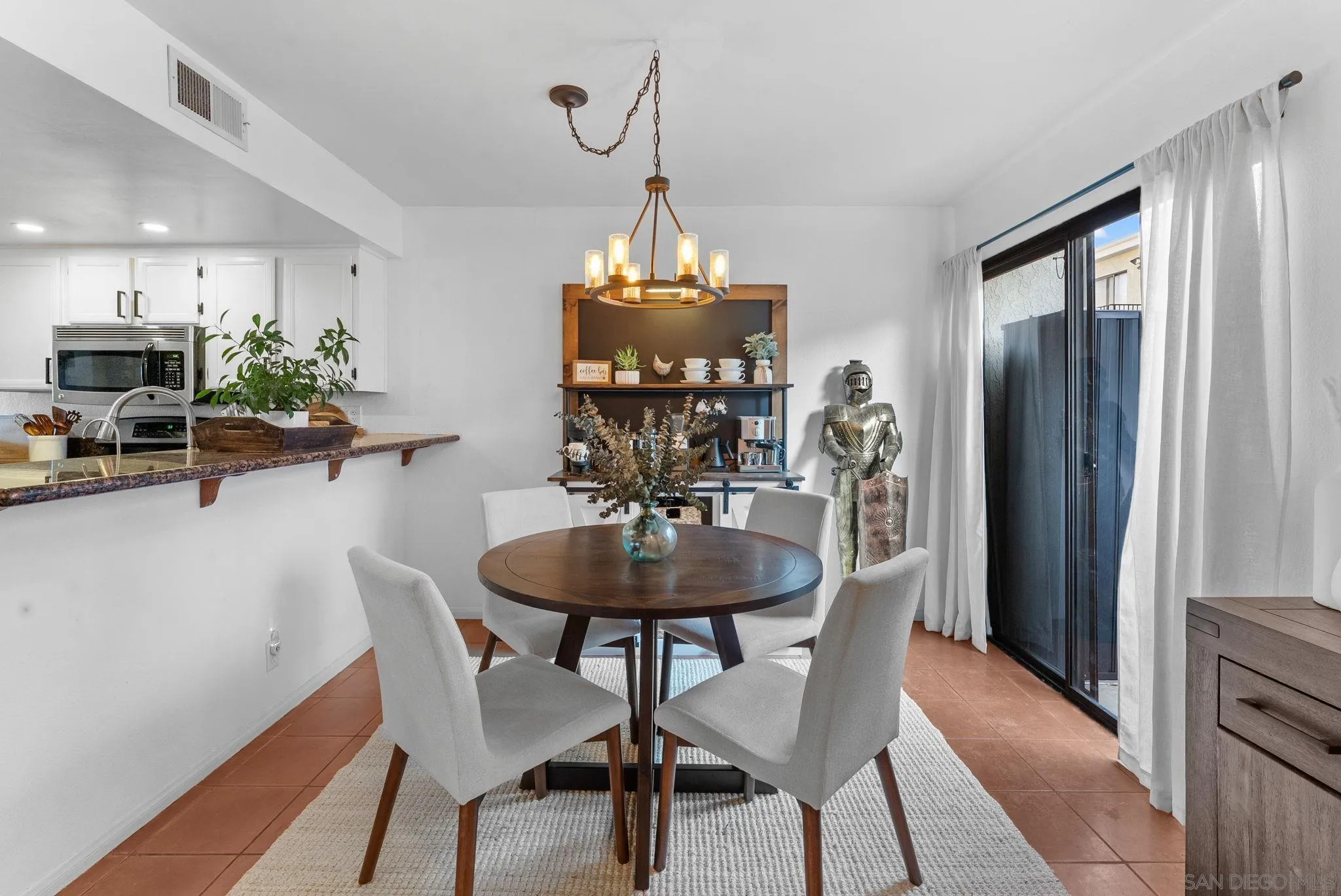 https://cdn.realtyfeed.com/cdn/127/250036511/28d96d45f05ea821f8ce12facbd857e1.webp
