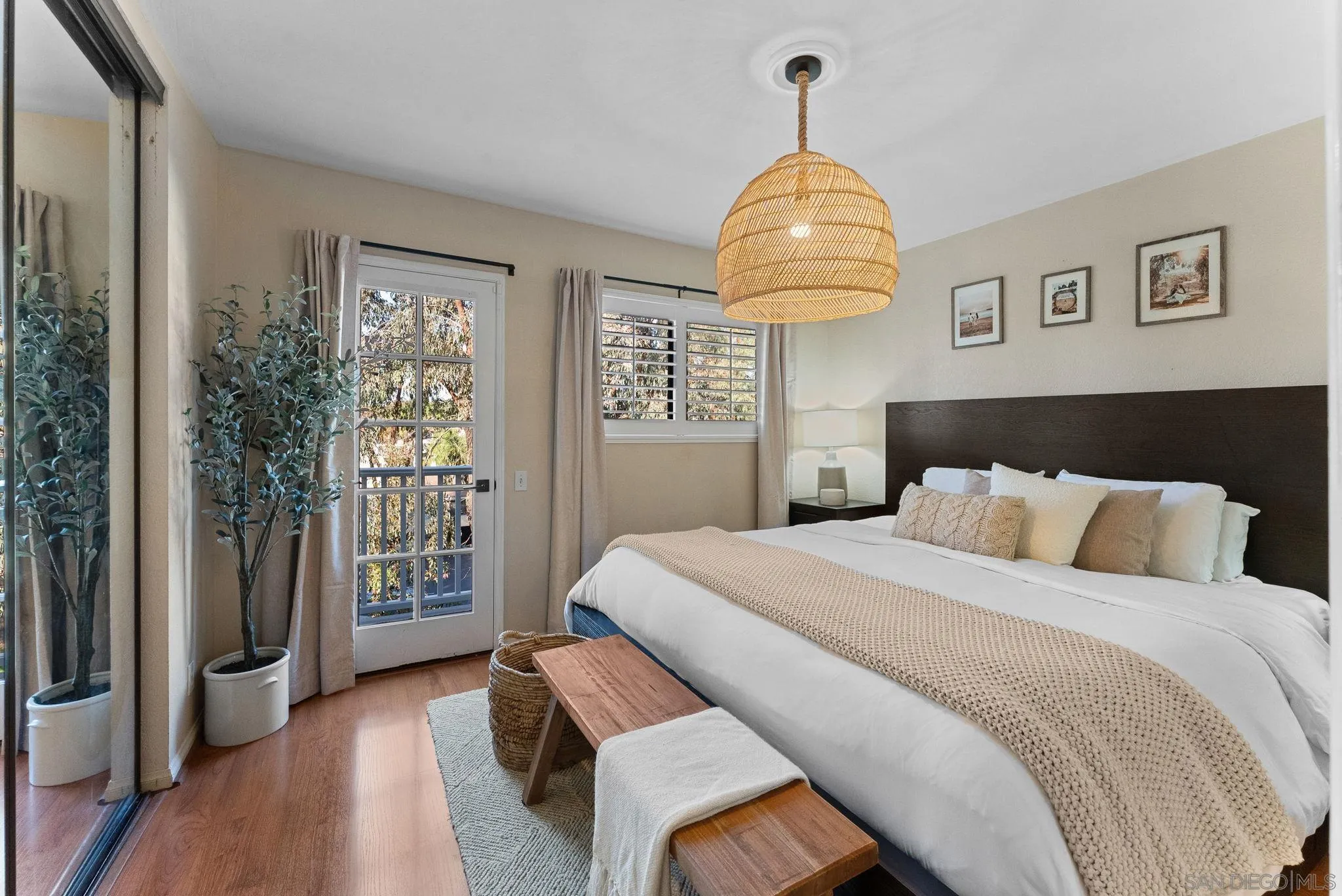 https://cdn.realtyfeed.com/cdn/127/250036511/4ffbda22cd4f62ccbc7f5718d092823f.webp