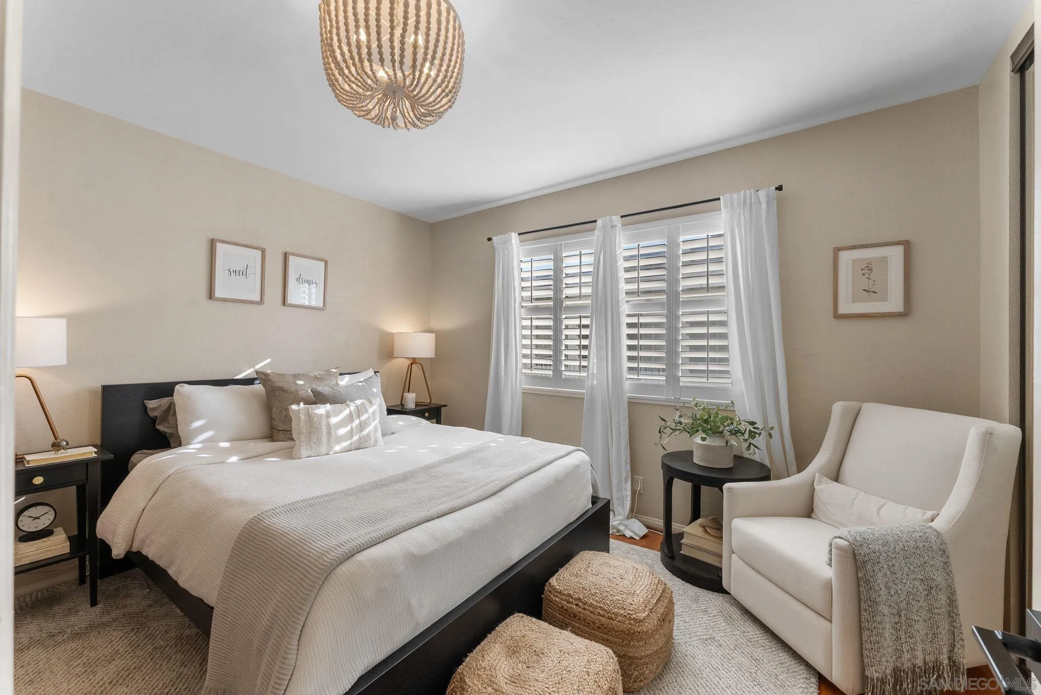 https://cdn.realtyfeed.com/cdn/127/250036511/74b98ded15a2ed34b231d88d7ad0a0f9.webp
