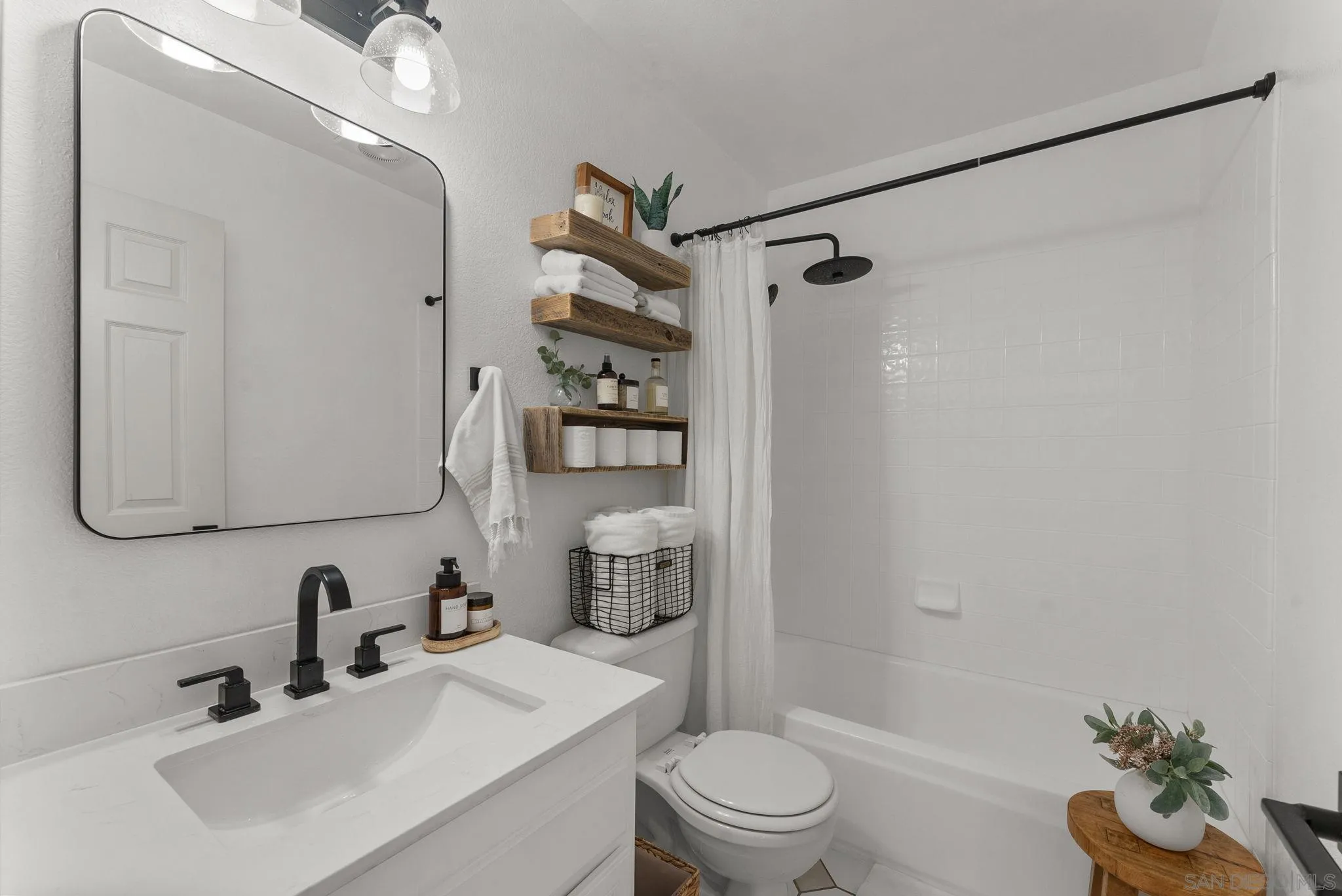 https://cdn.realtyfeed.com/cdn/127/250036511/cd70a4cb26450b8f54ba5a2e3eb0f72f.webp