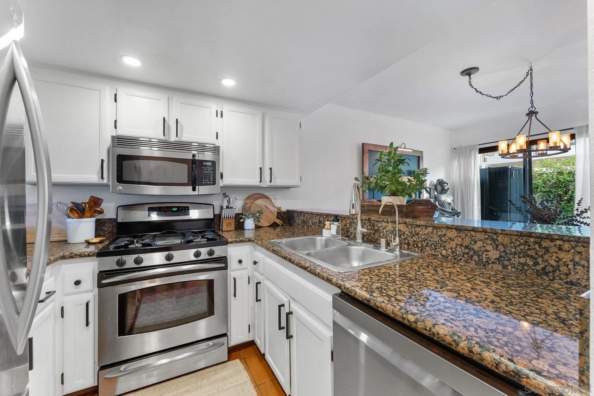 https://cdn.realtyfeed.com/cdn/127/250036511/d52fce84afa5bcaa7a6f711799faa7a9.webp