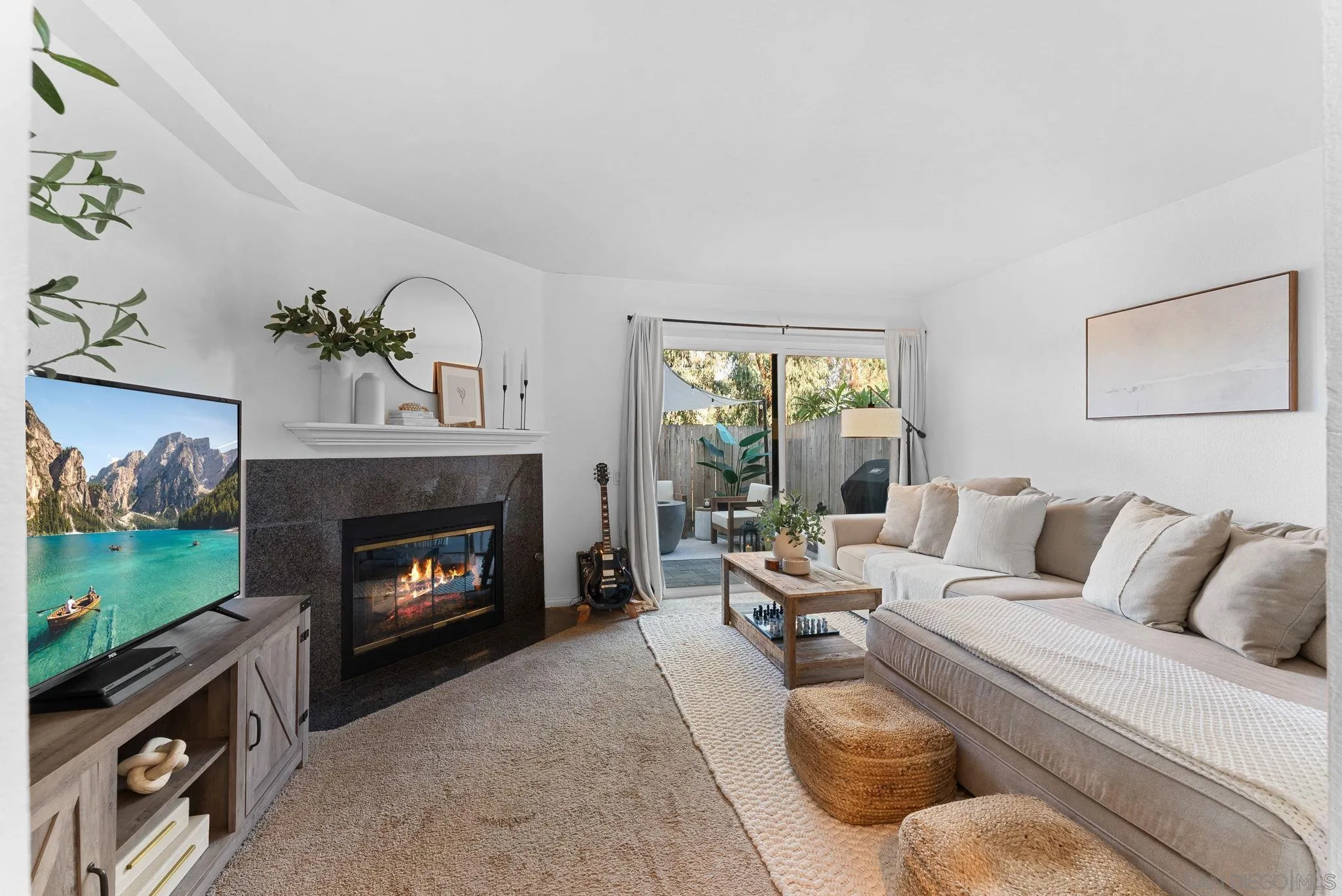 https://cdn.realtyfeed.com/cdn/127/250036511/f17d2e1b831d5ad830ce936629af7eea.webp