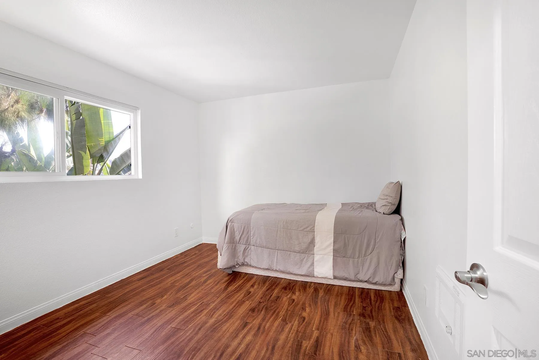 https://cdn.realtyfeed.com/cdn/127/250036517/19a8bdc527f588c0a9de866e3f1c4172.webp