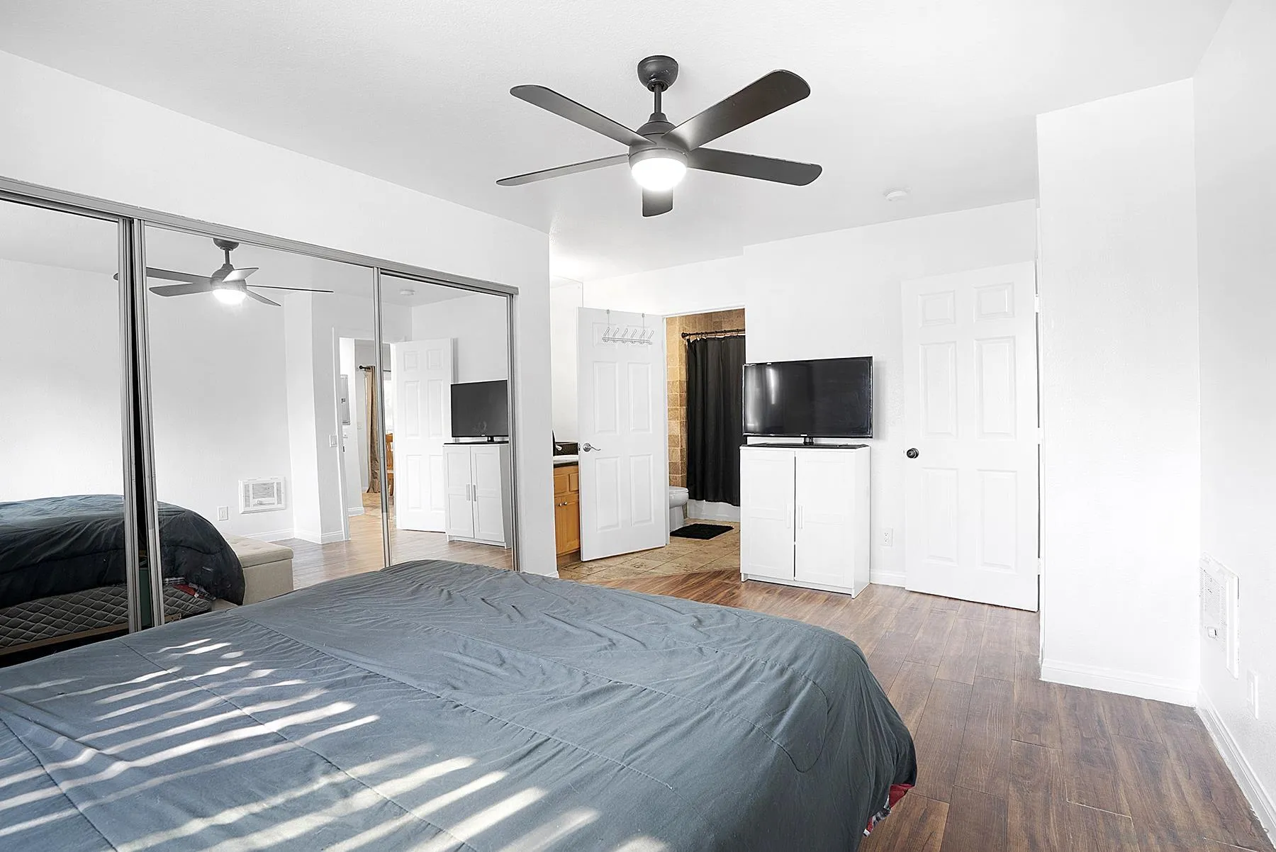 https://cdn.realtyfeed.com/cdn/127/250036517/277cebf5b60ceb13c99954740da90611.webp