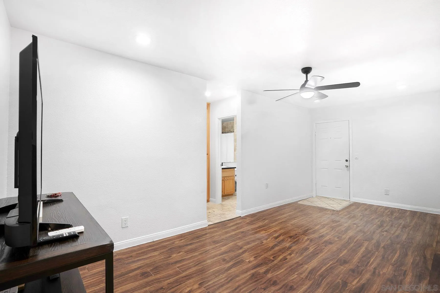 https://cdn.realtyfeed.com/cdn/127/250036517/9f4ec14b08efcc0b7573e10e9c0efd7d.webp