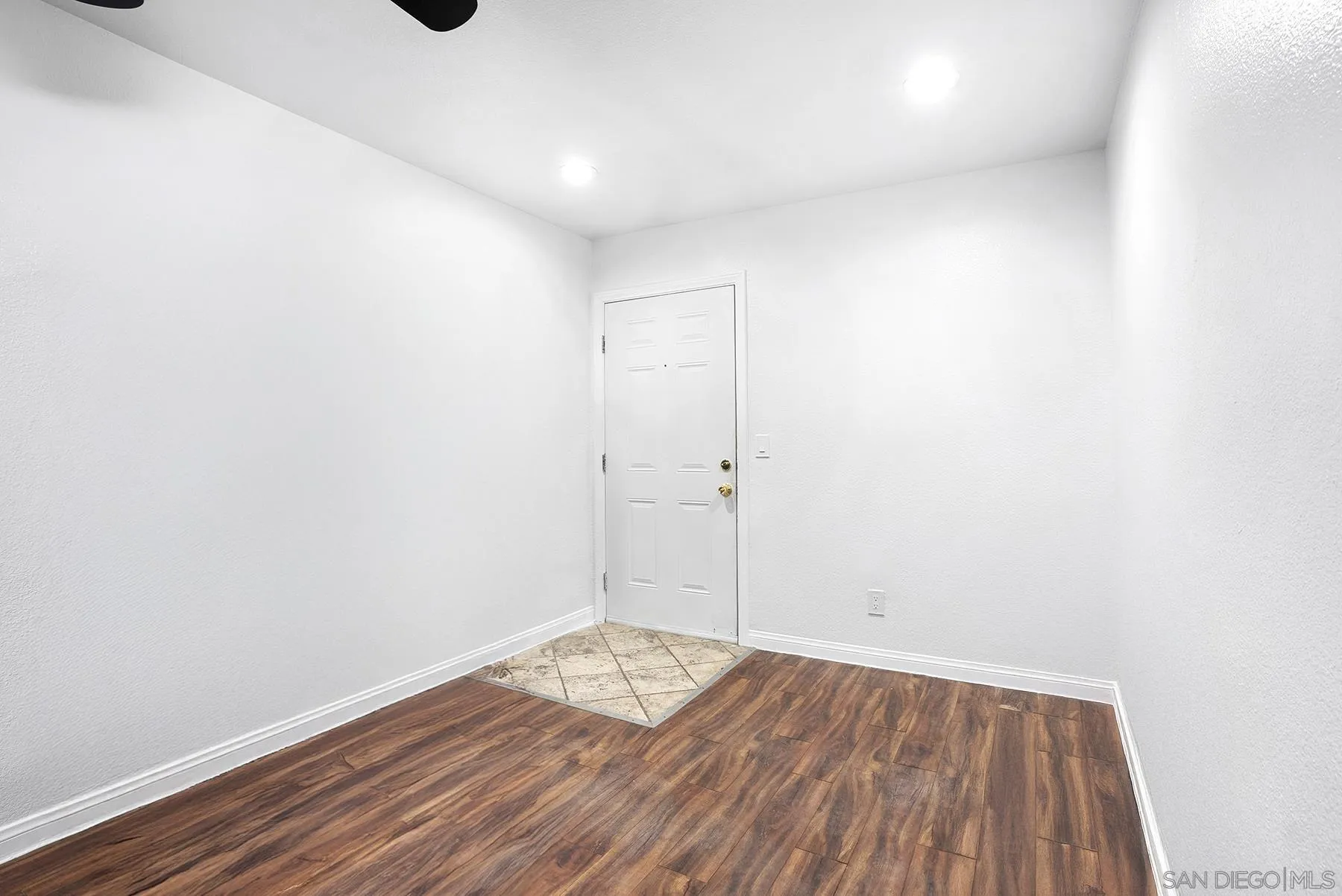 https://cdn.realtyfeed.com/cdn/127/250036517/b17e6defa29a76c0d1bafd598a81be1f.webp
