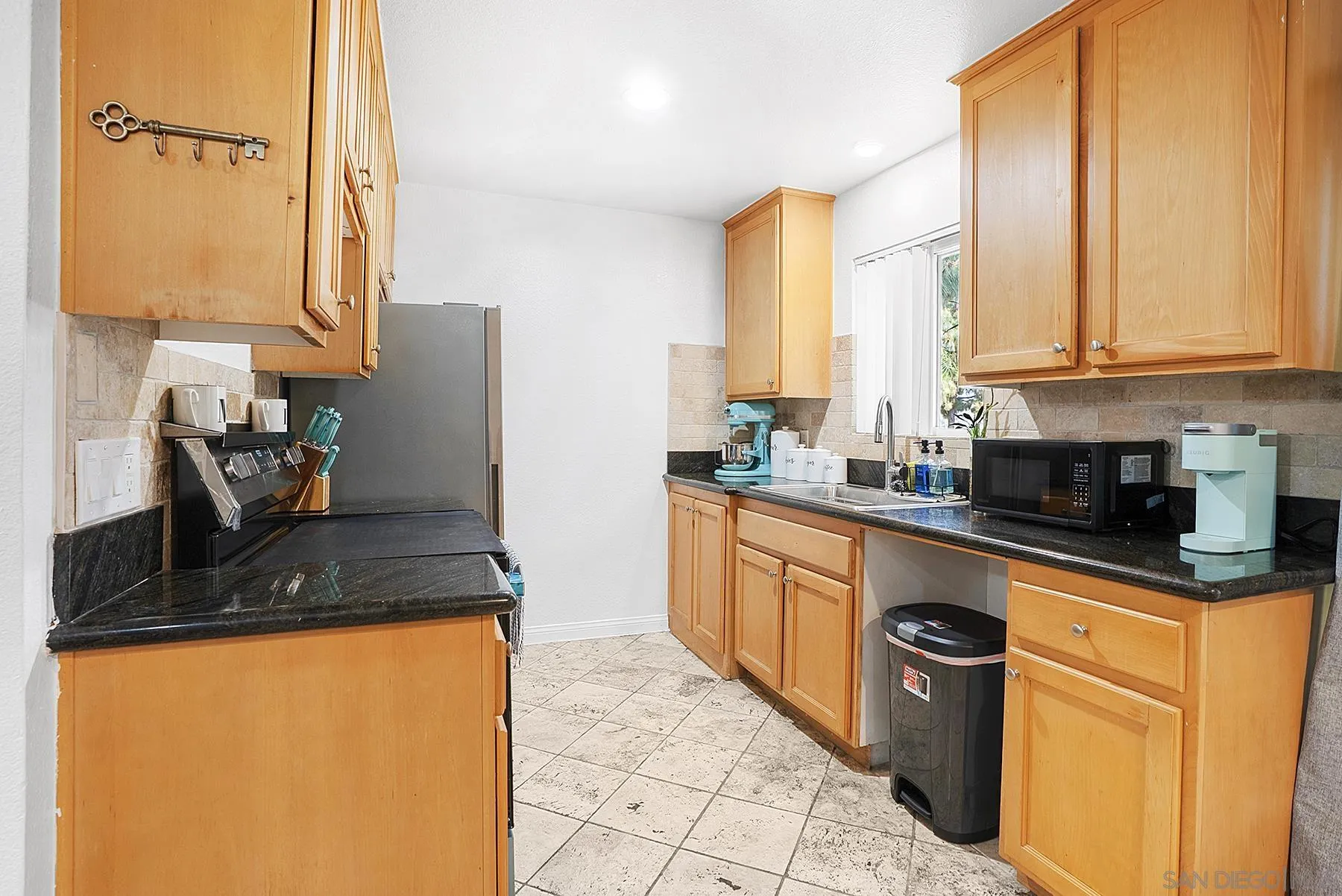 https://cdn.realtyfeed.com/cdn/127/250036517/ddef3a394b2840dedc67df1d08462125.webp