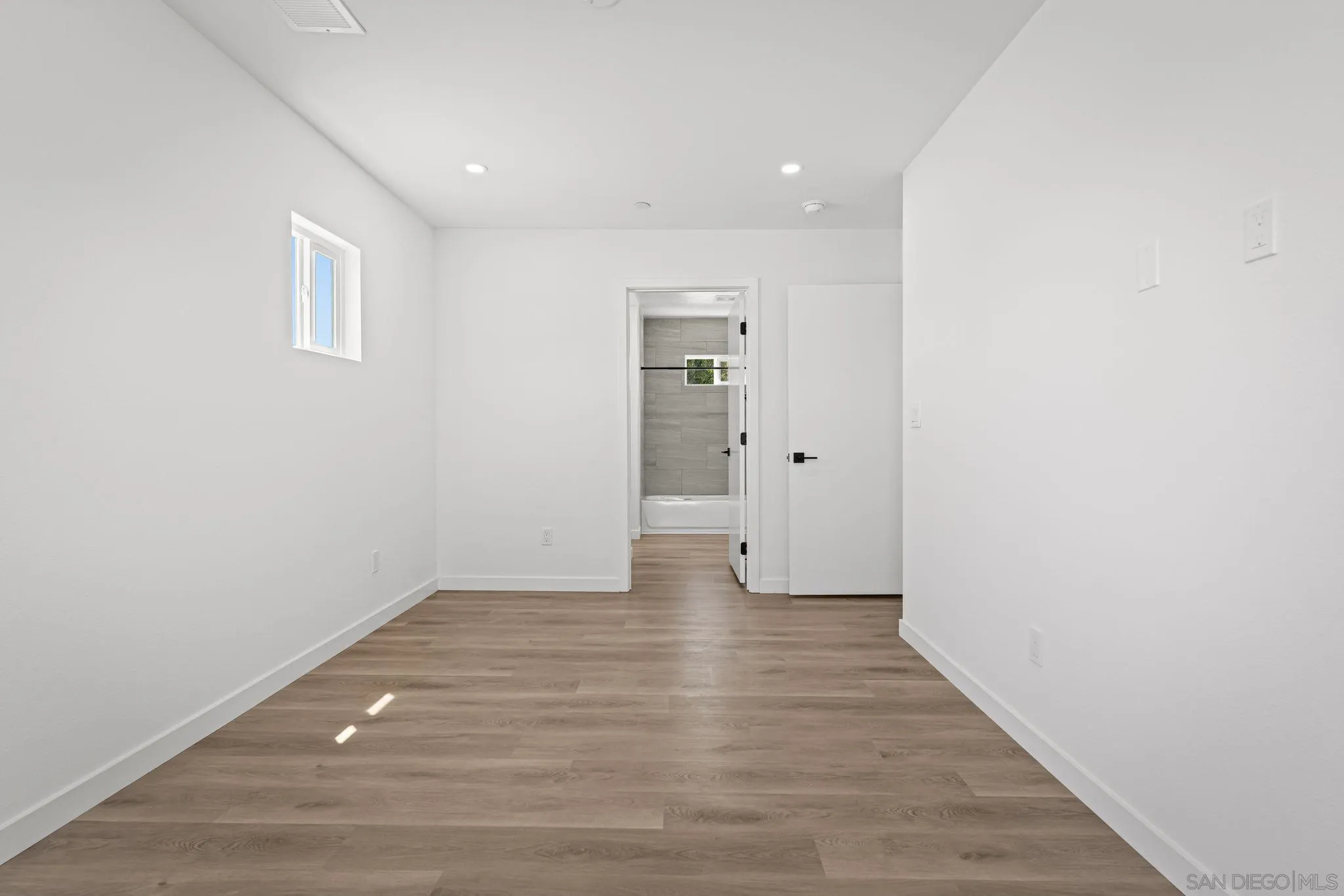 https://cdn.realtyfeed.com/cdn/127/250036518/c3a83ef72aed52527f186826347a0316.webp
