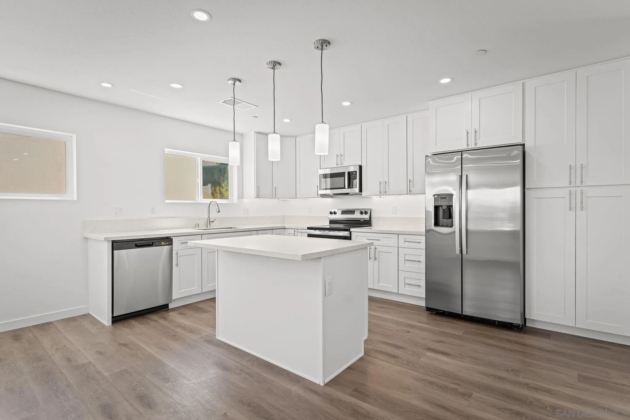 https://cdn.realtyfeed.com/cdn/127/250036518/e0a9cfd35d05bf863a775f0aebdff441.webp