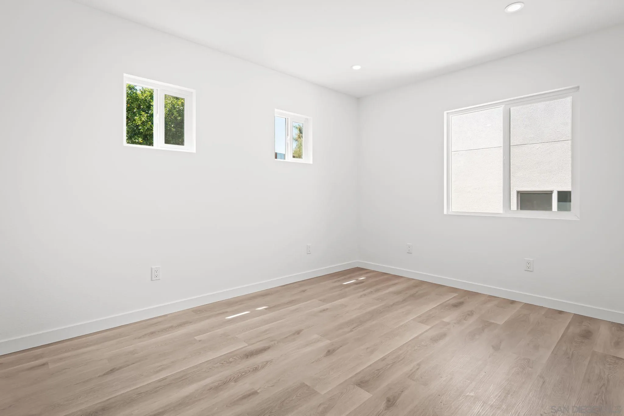 https://cdn.realtyfeed.com/cdn/127/250036519/a5c1fdf8f56c2a884d1e82145a749a39.webp
