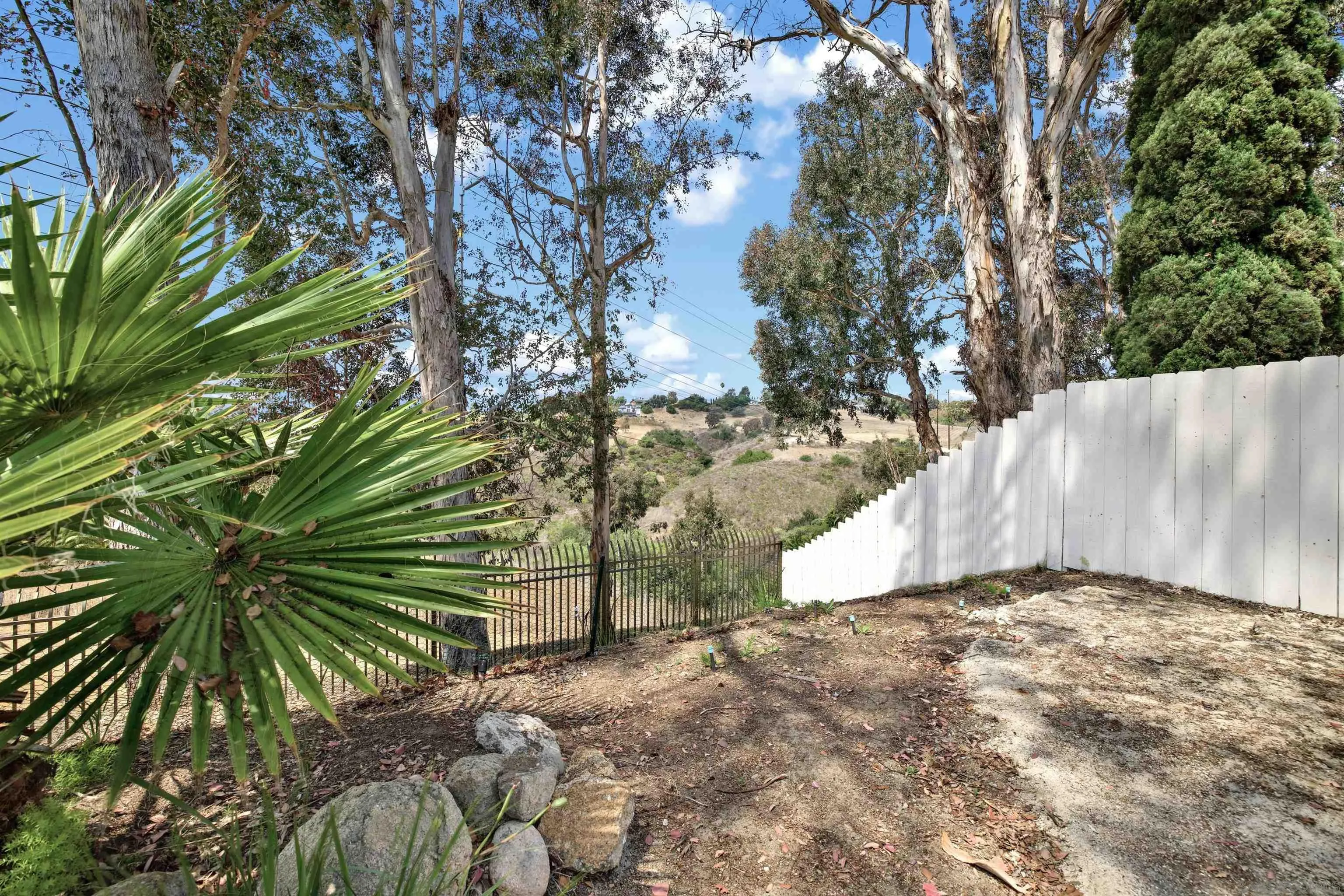https://cdn.realtyfeed.com/cdn/127/250036524/0c66fc3c15e8156c04010f0feb33c221.webp